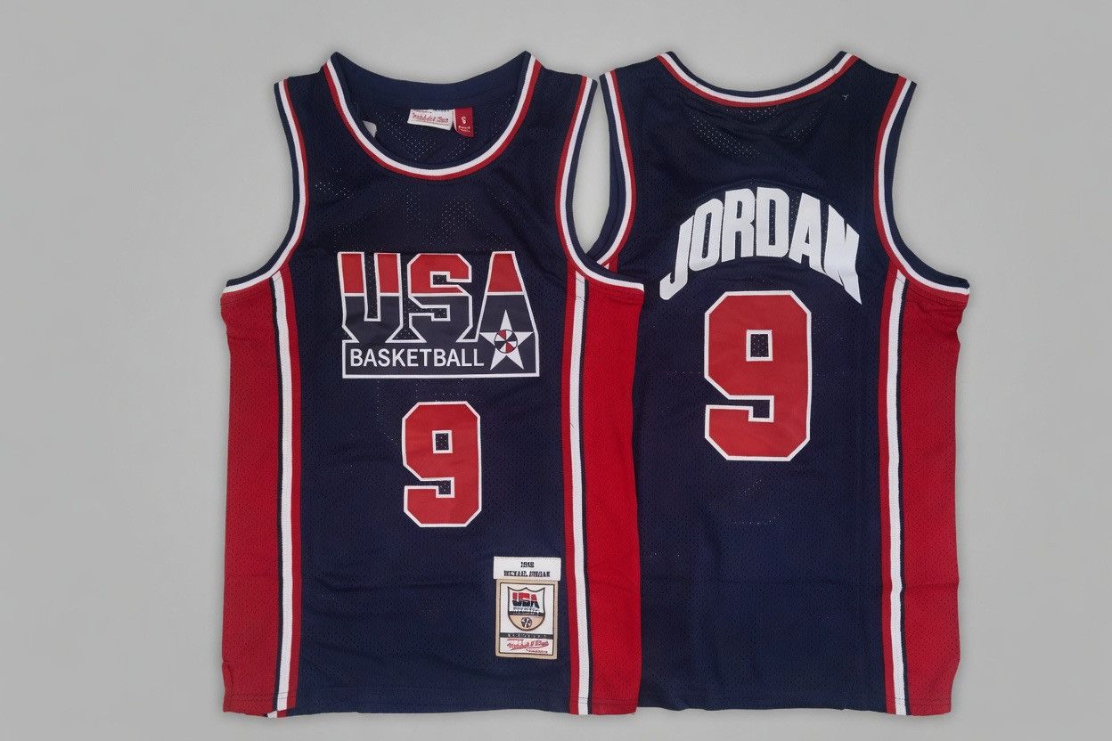NBA Retrò Maglia Michael Jordan "USA" - M Size US M / EU 48-50 / 2 - 1 Thumbnail