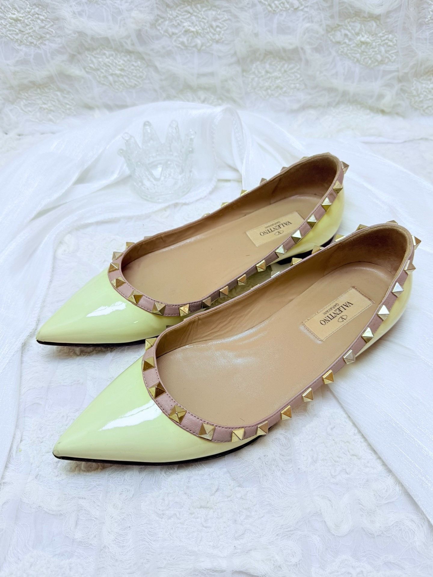 Valentino Valentino Yellow Lowtop Sneakers us_7 Women Size US 7 / IT 37 - 1 Thumbnail