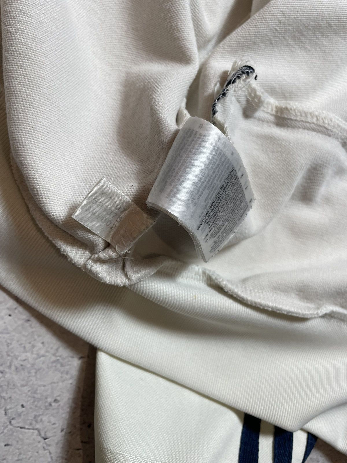Adidas Vintage Adidas World Wide White Full Zip Track Jacket Size US S / EU 44-46 / 1 - 9 Thumbnail