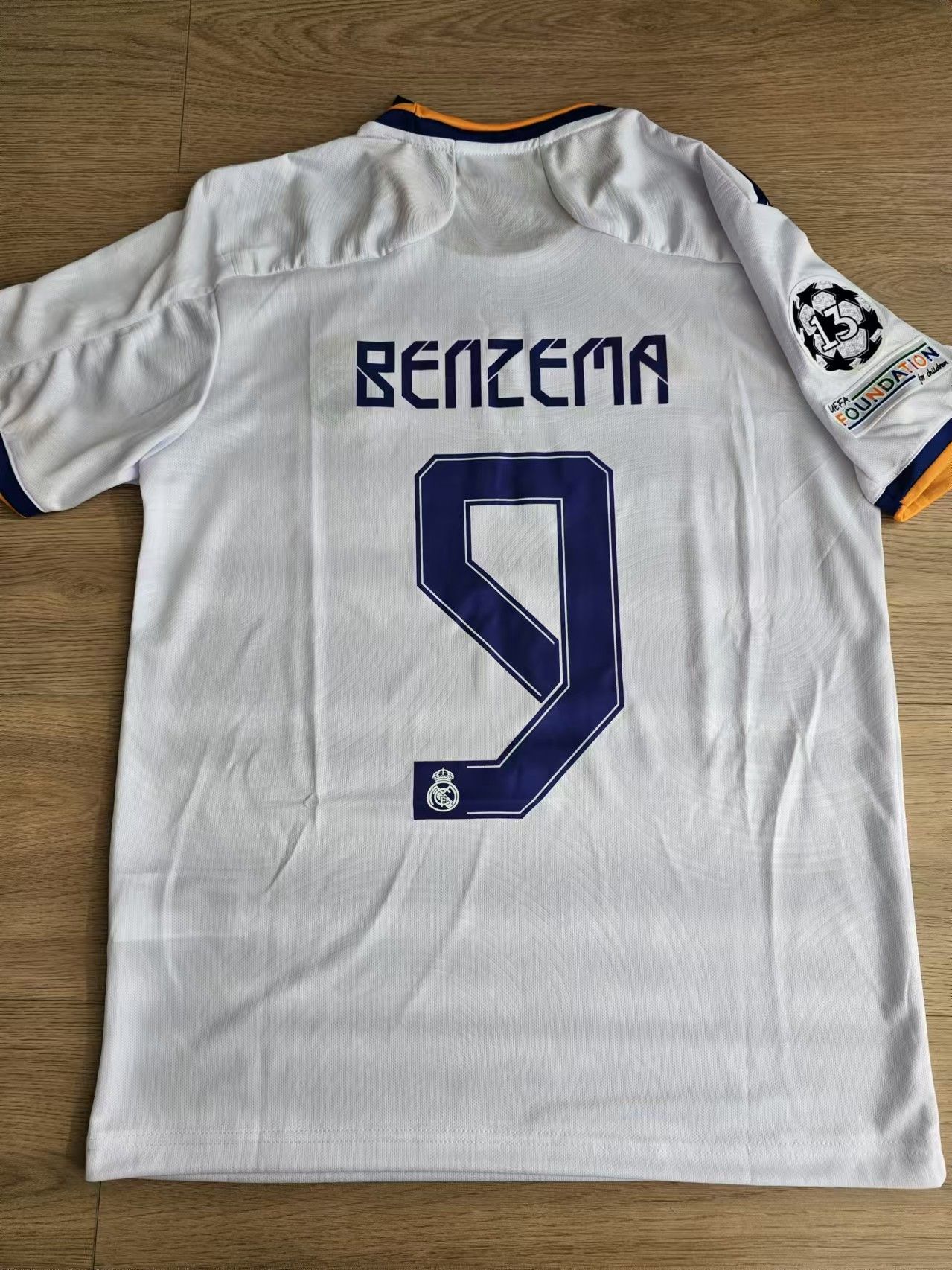 Other 2022 Real Madrid #9 Benzema Jersey Home Size US M / EU 48-50 / 2 - 1 Thumbnail