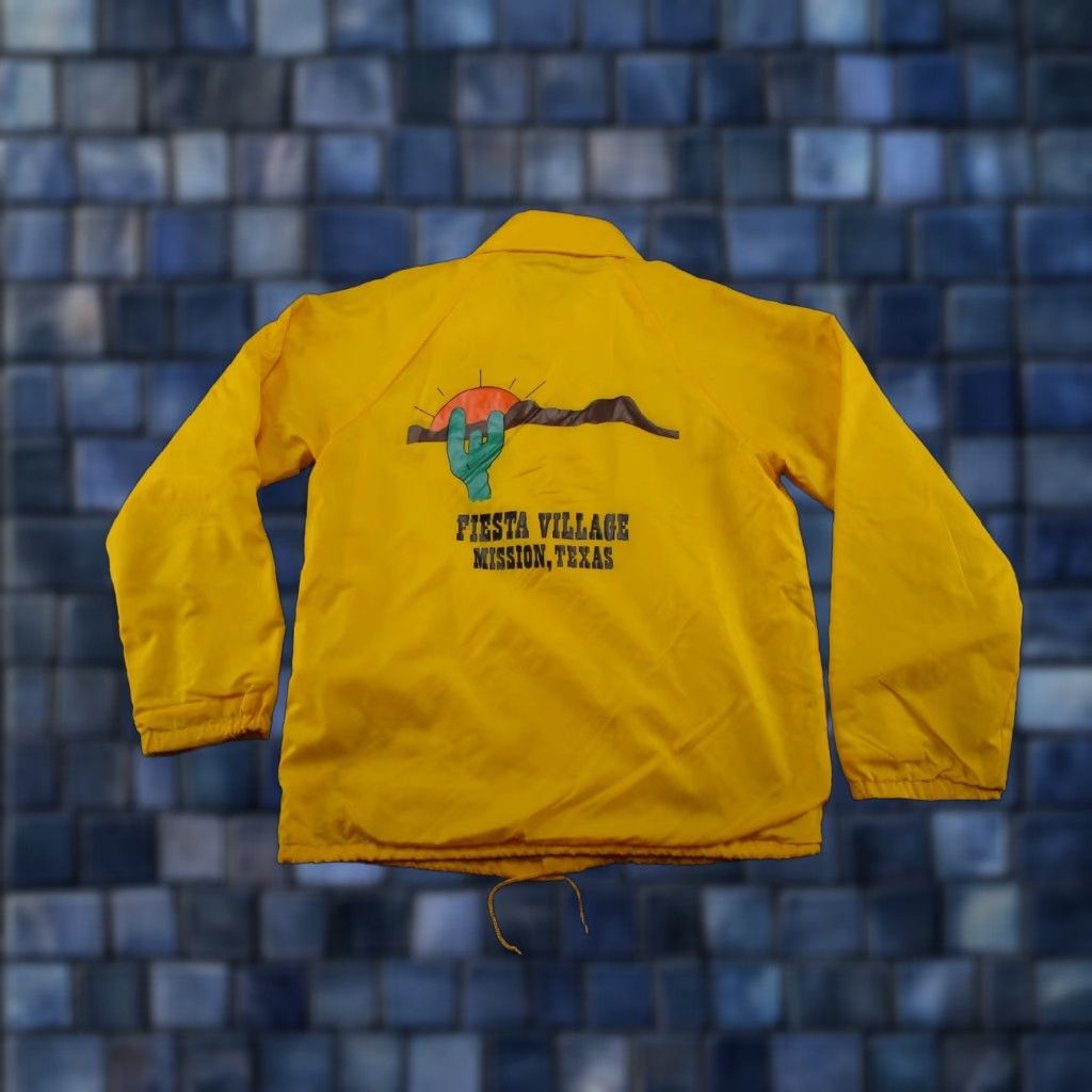 Vintage VINTAGE Fiesta Village Mission Texas Snap Up Collared Jacket M Yellow 80s Bomber Jacket Mens Christmas? Size US M / EU 48-50 / 2 - 1 Thumbnail