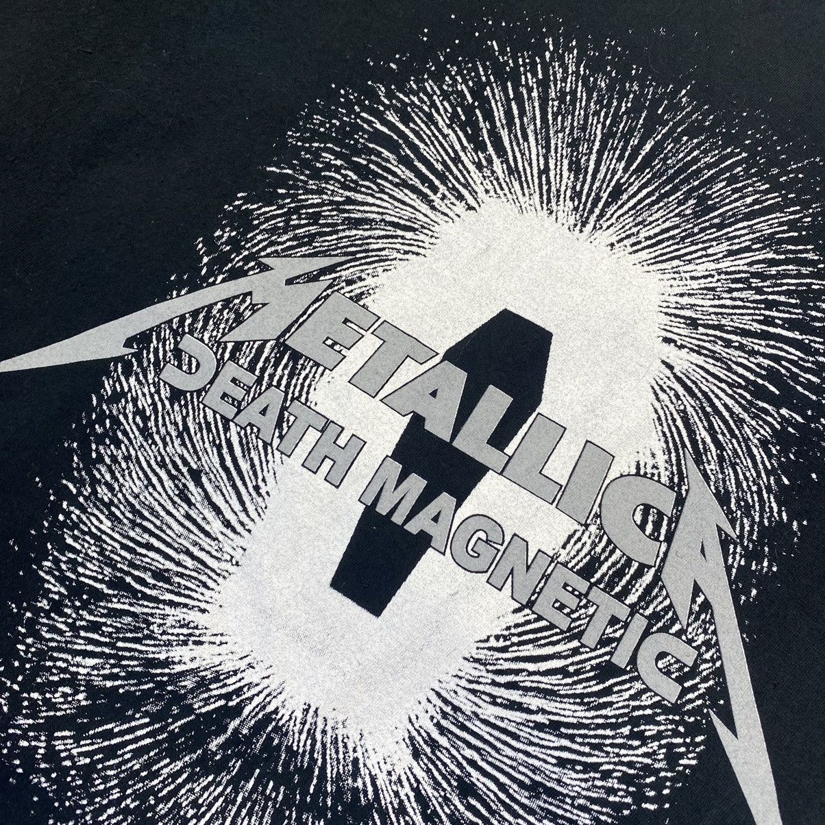 Band Tees Vintage Metallica 2009 Death Magnetic Overprinted tee Size US L / EU 52-54 / 3 - 4 Thumbnail