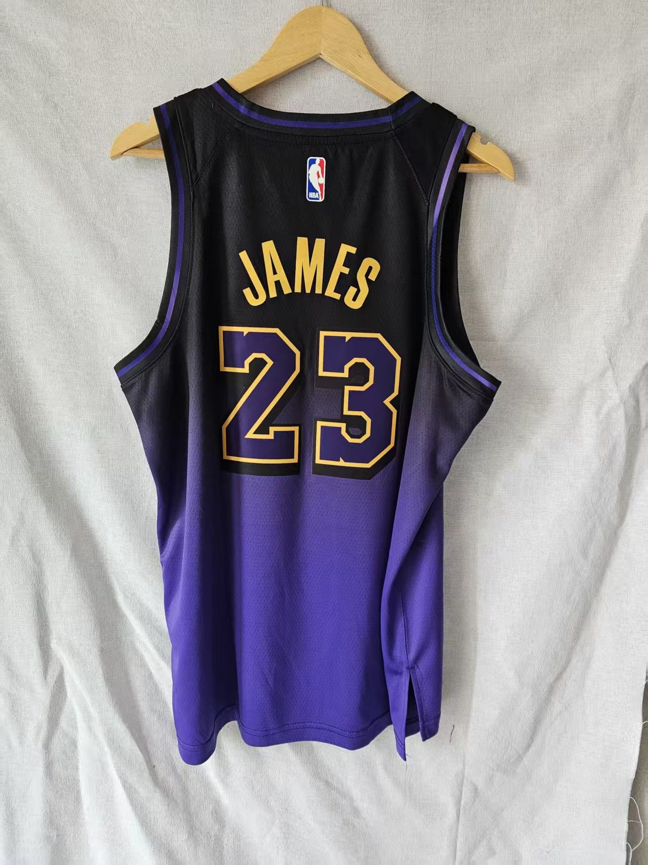 NBA Los Angeles Lakers 23 LeBron James Jersey Purple Size US XL / EU 56 / 4 - 2 Thumbnail