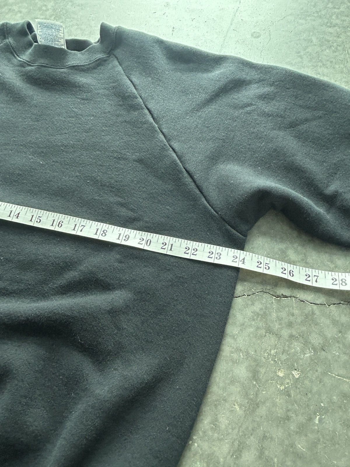 Fruit Of The Loom Vintage 90s Black Raglan Sweatshirt Boxy Fit Size US XL / EU 56 / 4 - 5 Thumbnail