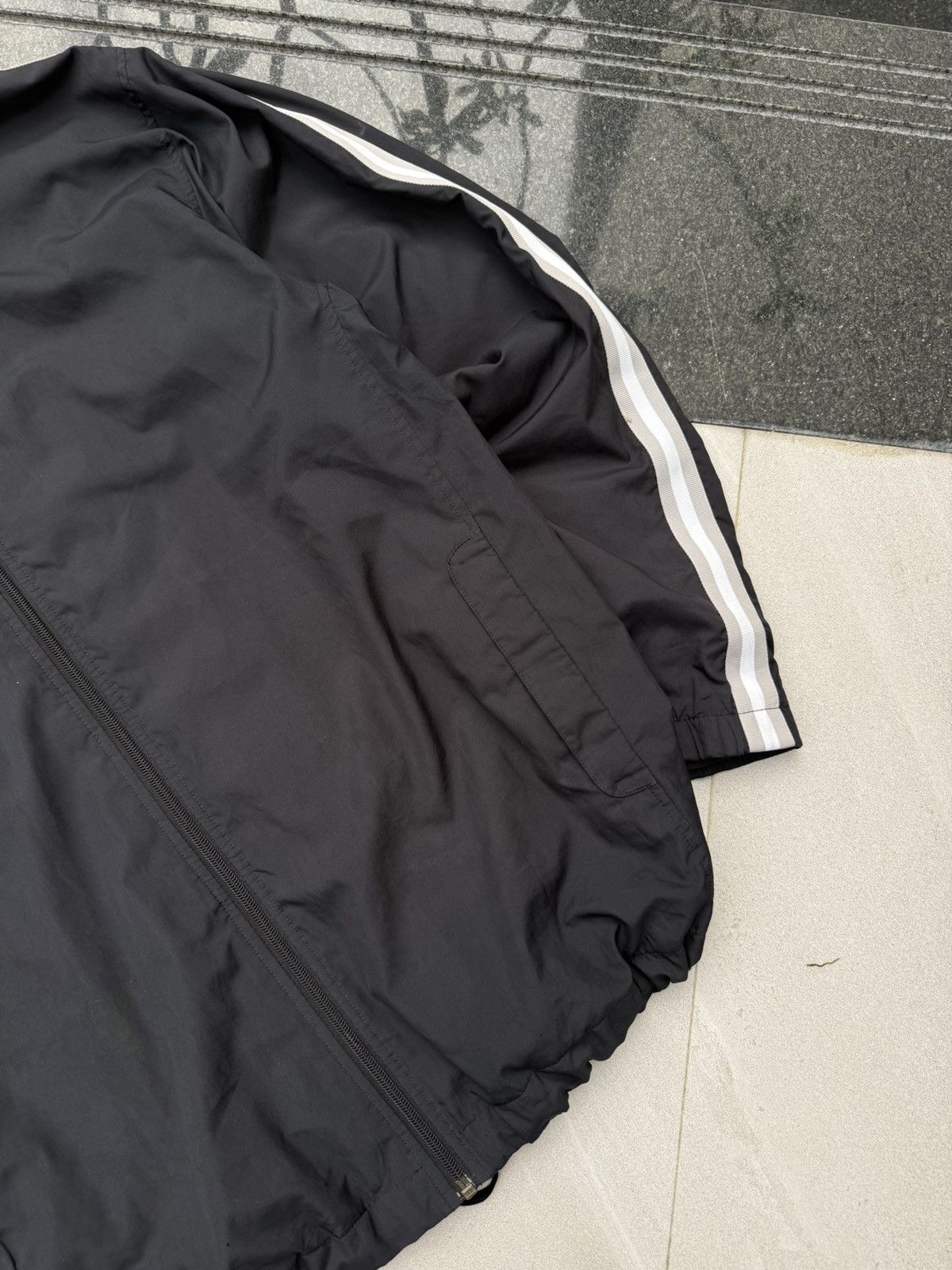 Nike 90’s NIKE RARE SWOOSH Y2K RETRO VINTAGELOGO ZIP NYLON JACKET Size US XL / EU 56 / 4 - 5 Thumbnail