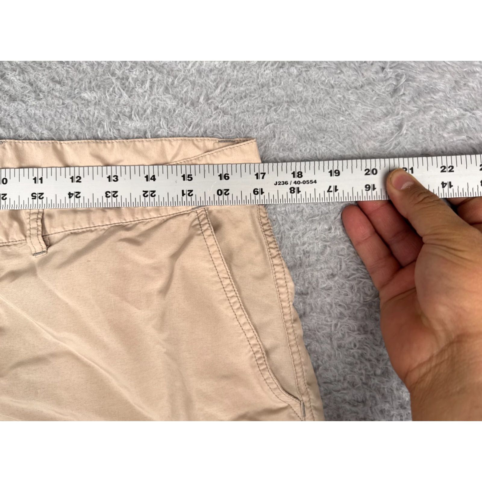 Patagonia VINTAGE Patagonia Shorts Adult 35 Beige Nylon Cargo Solid Pockets Mens Size US 35 - 7 Thumbnail