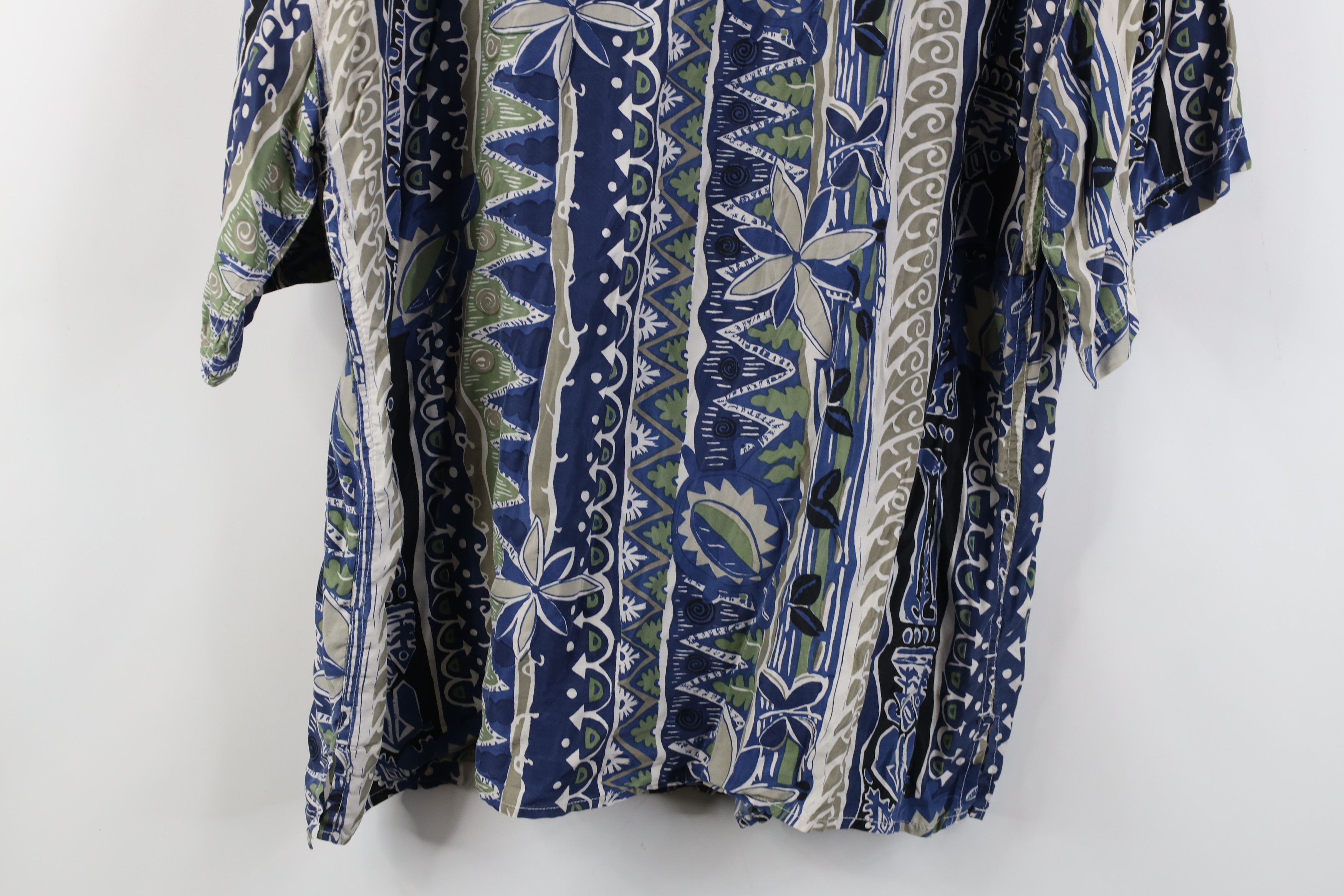 Vintage Vintage 90s Streetwear Silk Hawaiian Collared Button Shirt Size US L / EU 52-54 / 3 - 14 Thumbnail