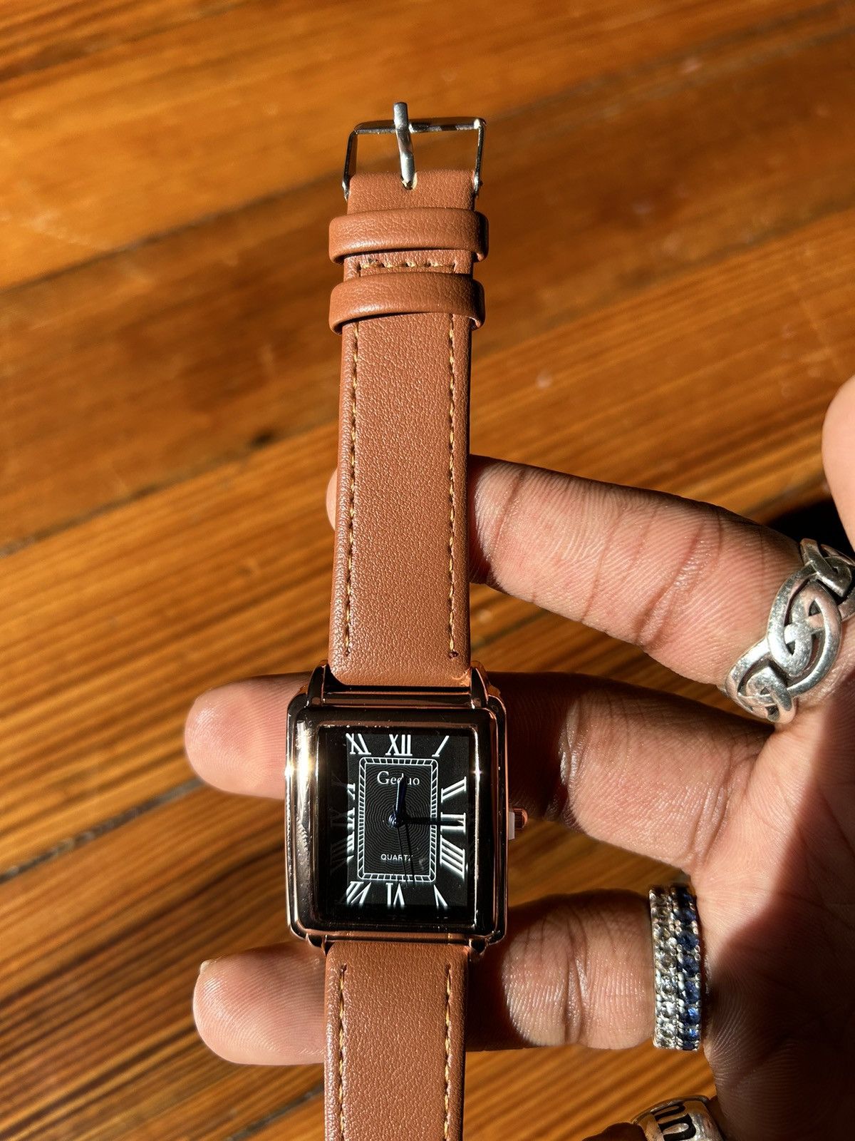 Vintage Vintage 90s vintage retro luxury style quartz leather watch Size ONE SIZE - 2 Thumbnail