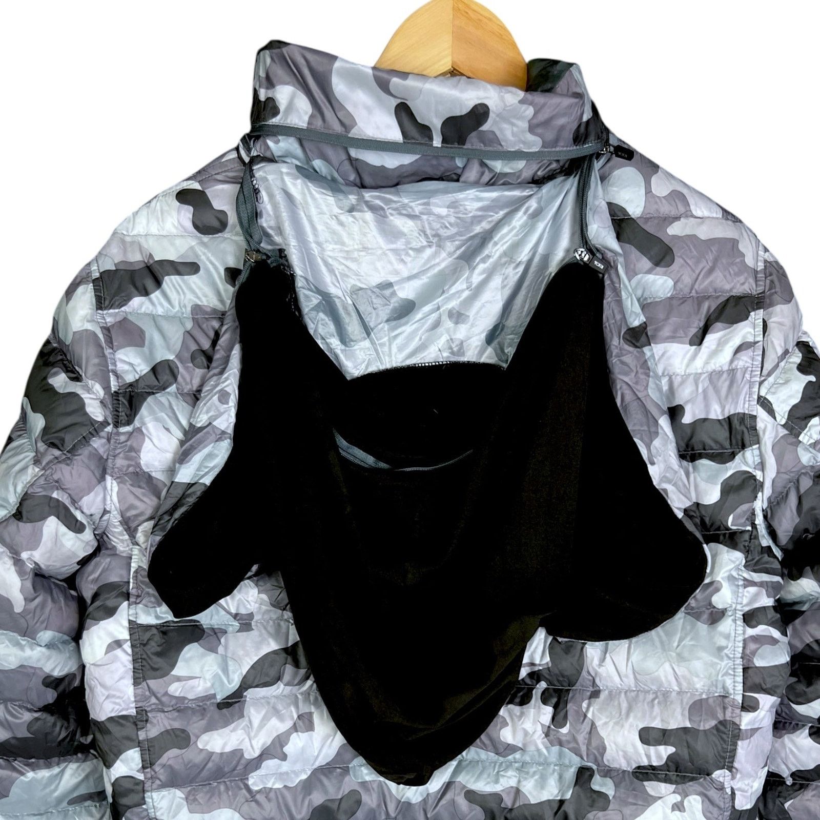 Tumi Tumi Tumipax Reversible Down Jacket Gray / Camo -$295 Retail Size US S / EU 44-46 / 1 - 8 Thumbnail