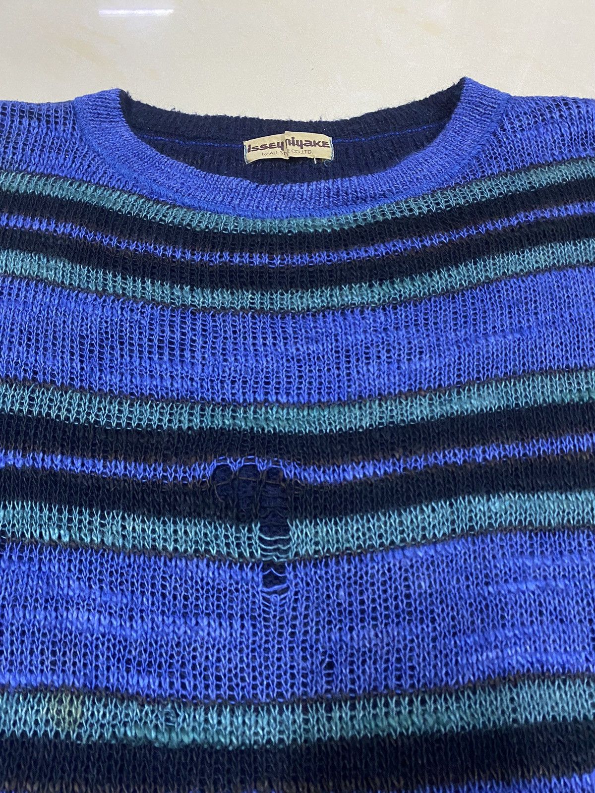 Issey Miyake × Vintage Vintage Issey Miyake Ripped Knit Sweater Size US M / EU 48-50 / 2 - 7 Thumbnail