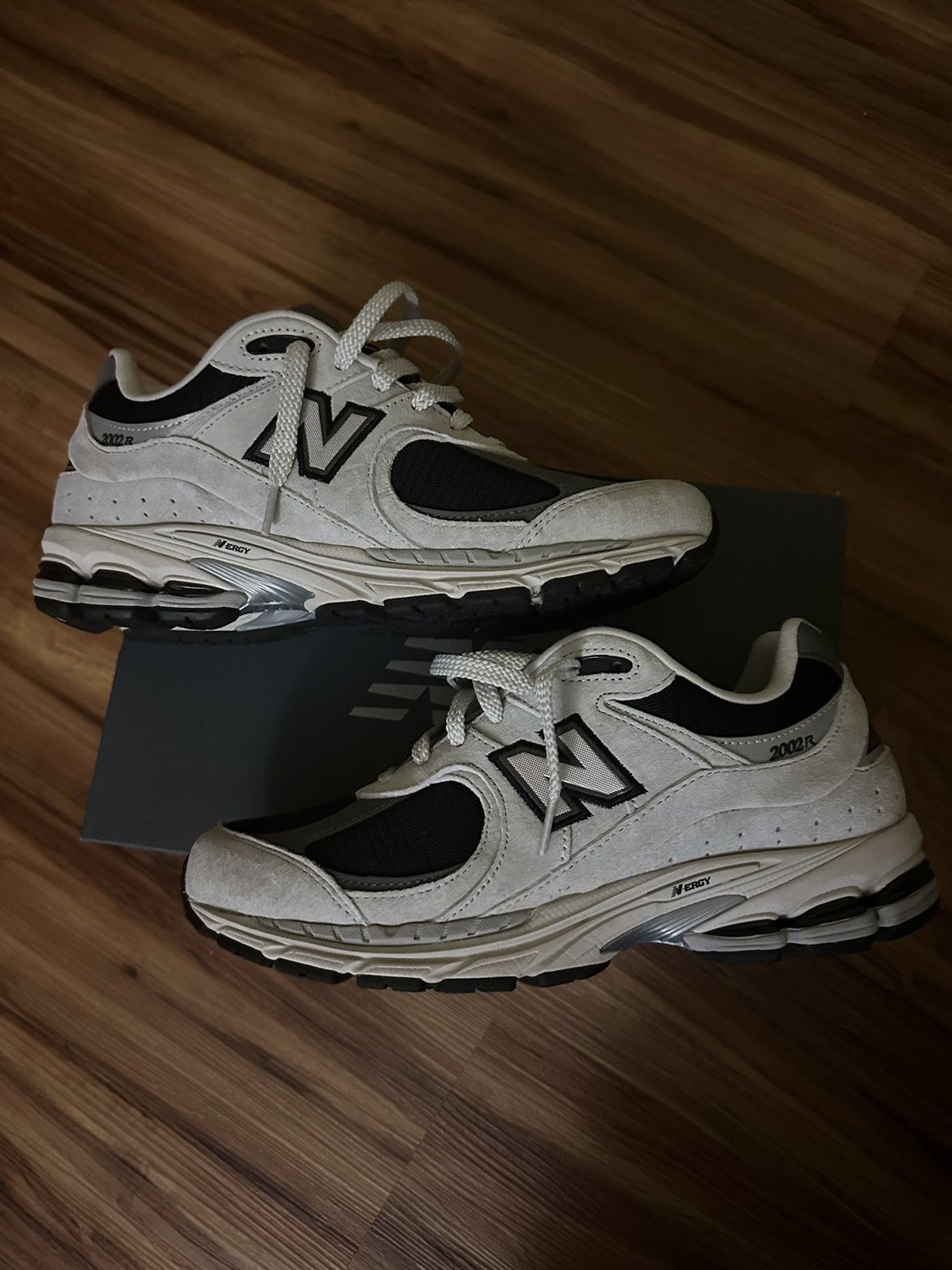 New Balance Black Grey New Balance 2002r Size US 9 / EU 42 - 1 Thumbnail