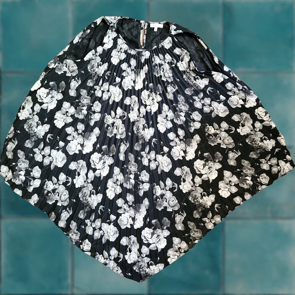 Vintage Max Studio Dress Women Sleeveless Black Floral Pleated Knee Length L Large Casual Party/Cocktail Travel Clothing Ladies Mens? Size L / US 10 / IT 46 - 1 Thumbnail