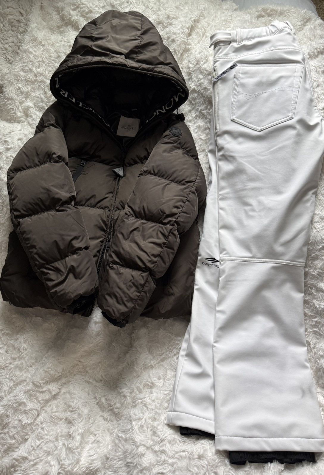 Moncler RARE COLOR 🦄📜 Moncler Montcla Puffer Size US M / EU 48-50 / 2 - 8 Thumbnail