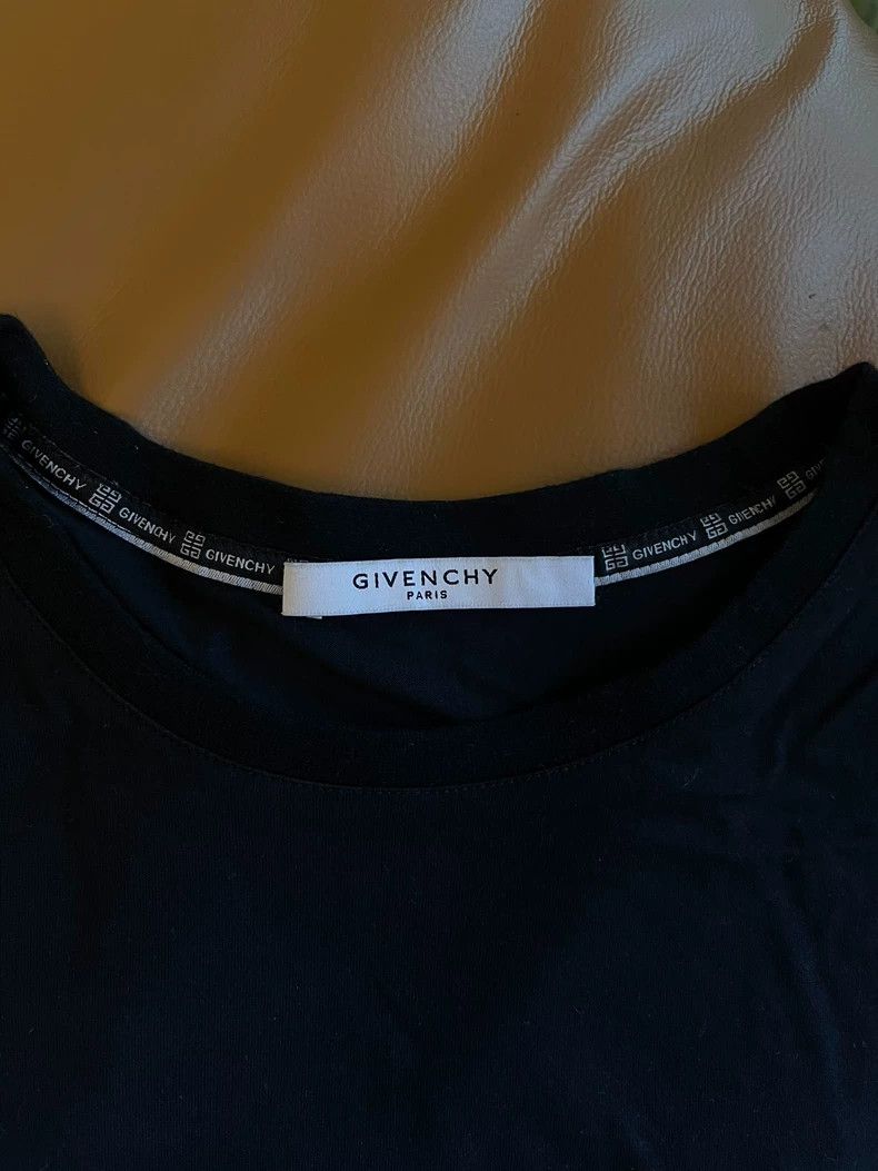 Givenchy Givenchy Round-neck T-shirt, black 2506-Nextarrow Size US L / EU 52-54 / 3 - 4 Thumbnail