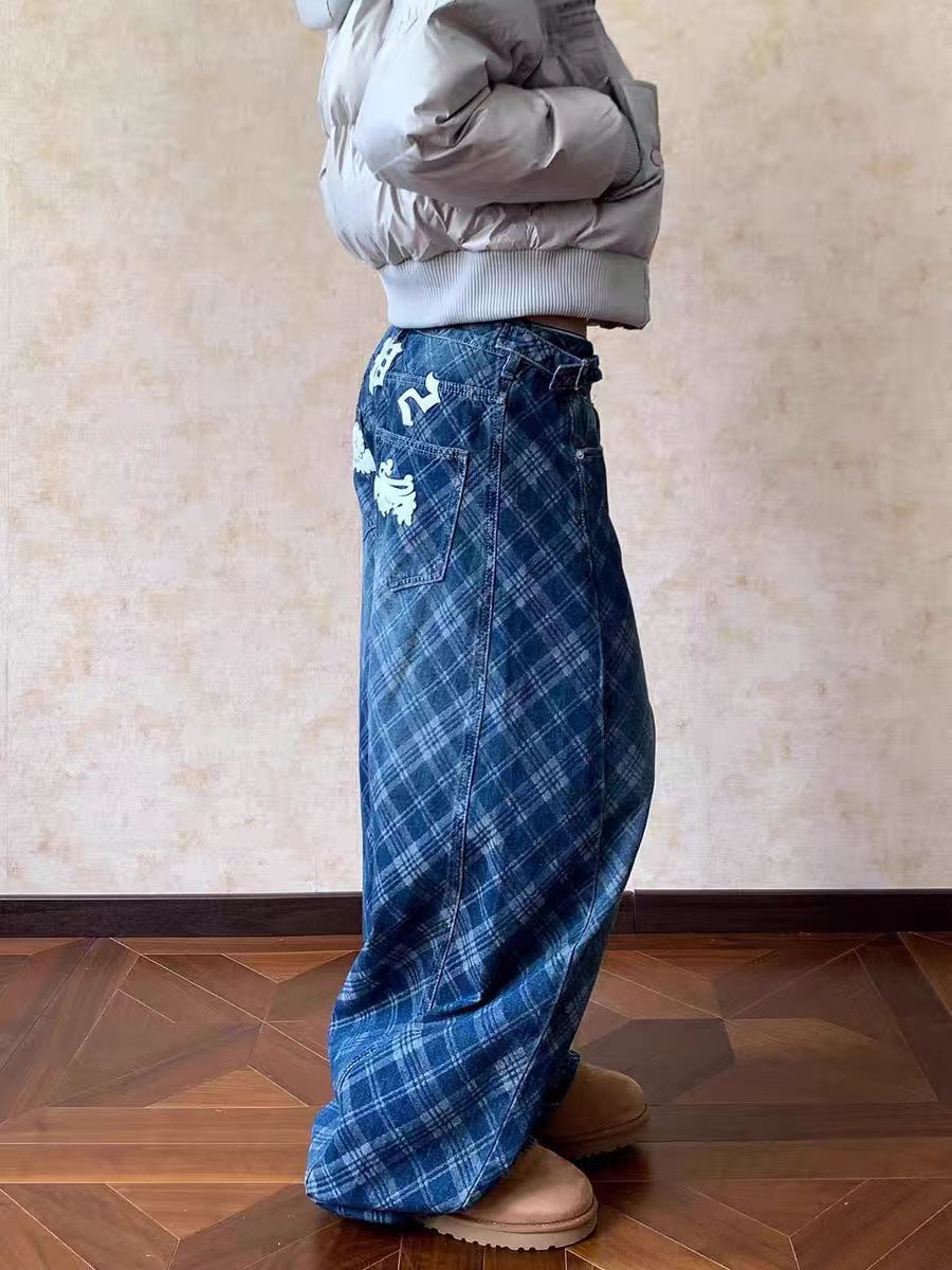 Blue loose-fitting wide-leg jeans