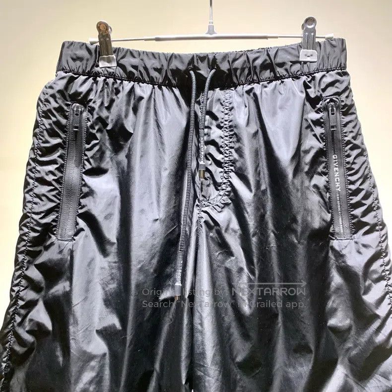Givenchy Givenchy Black Solid Color Zipper Pocket Nylon Shorts Size US 30 / EU 46 - 3 Thumbnail