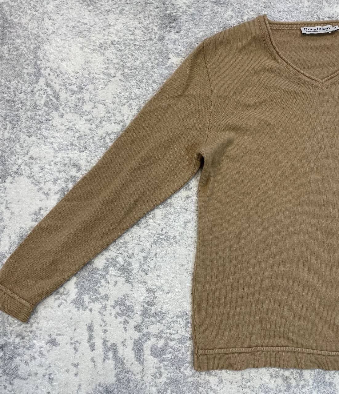 Other Vintage Donaldson Merino Wool V-Neck Sweater Made in Belgium Size US M / EU 48-50 / 2 - 4 Thumbnail
