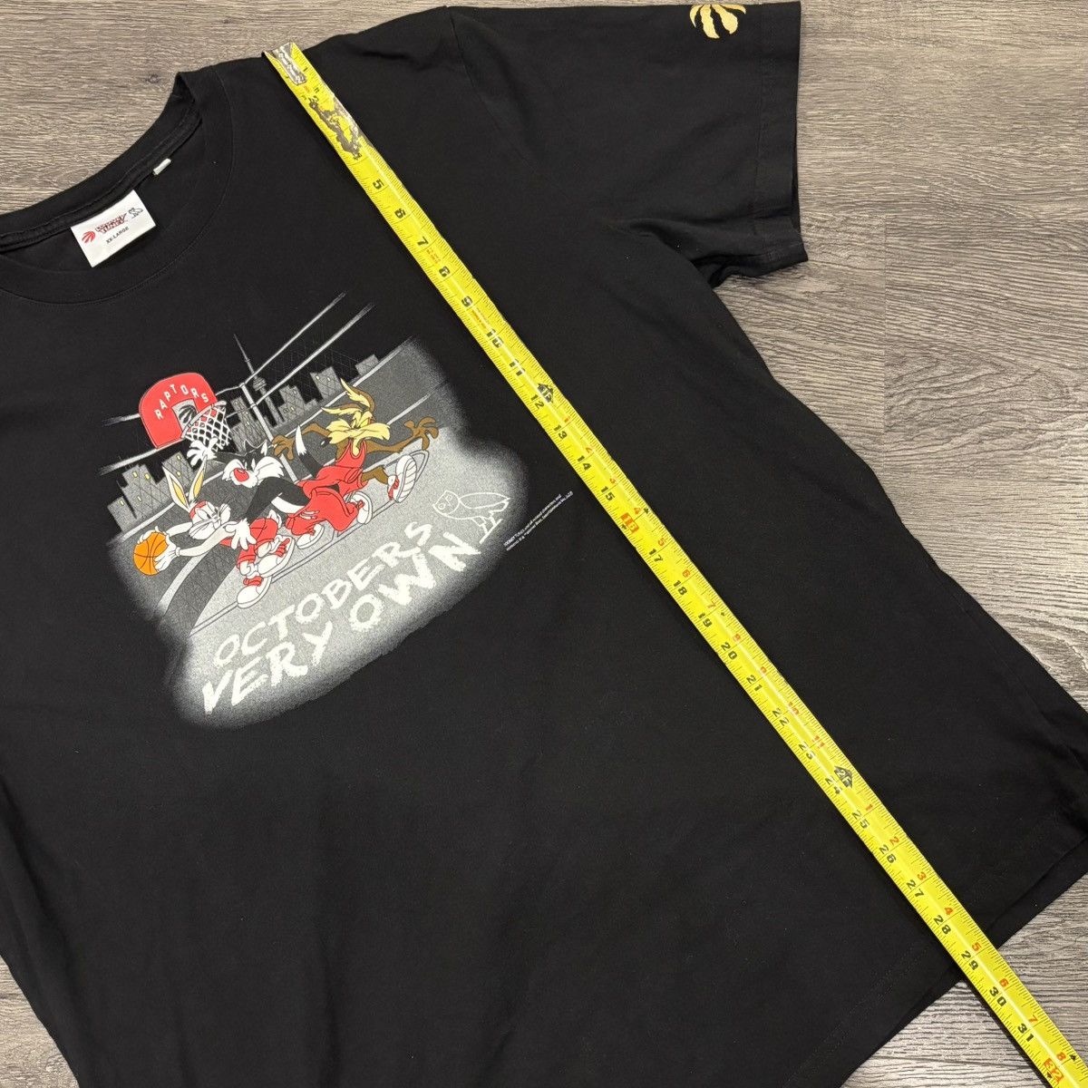 October's Very Own OVO Looney Tunes Toronto Raptors Street Ball Shirt, Mens XXL Size US XXL / EU 58 / 5 - 7 Thumbnail