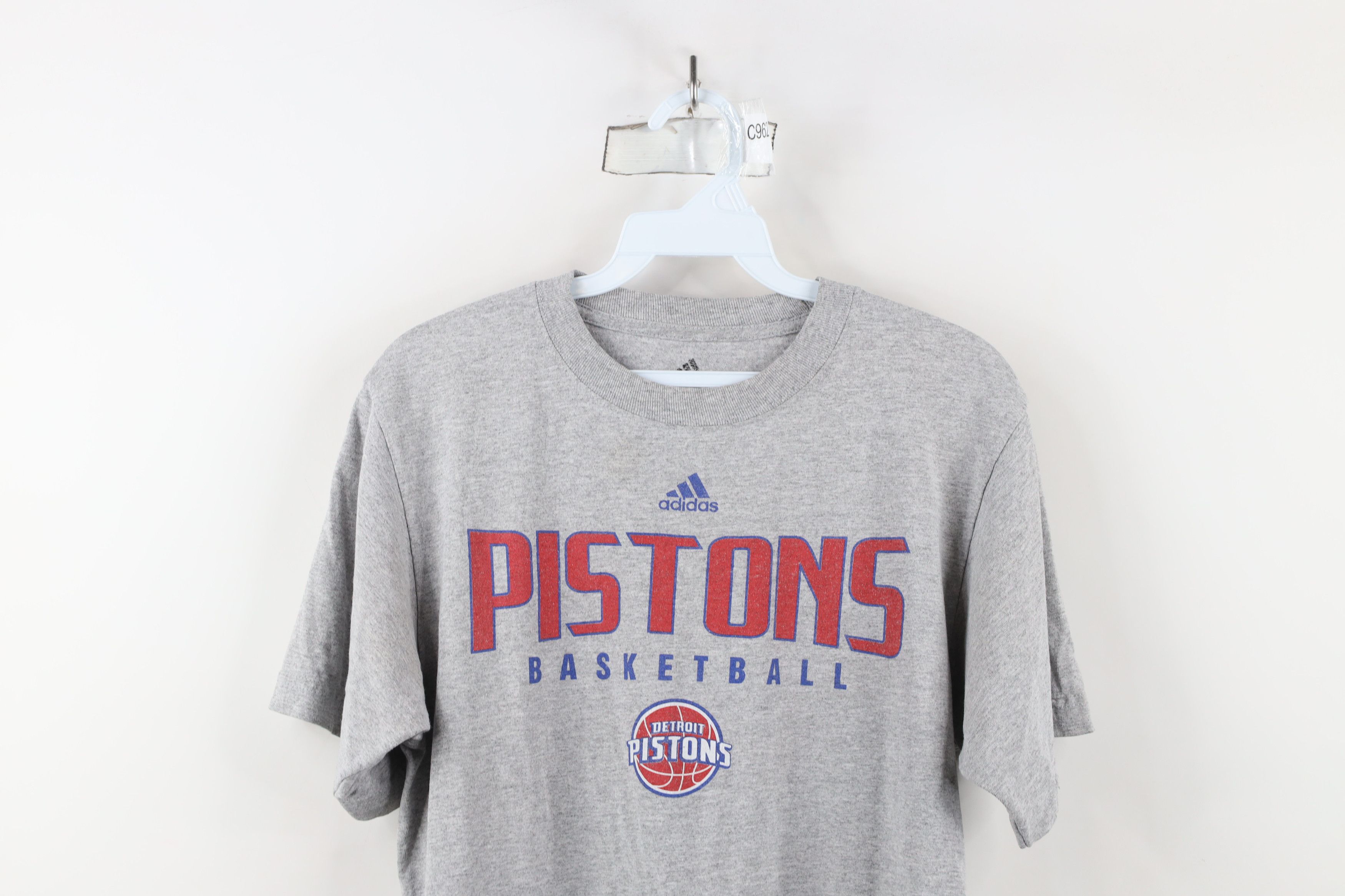 Adidas × Vintage Vintage Adidas Spell Out Detroit Pistons Basketball T-Shirt Size US M / EU 48-50 / 2 - 2 Thumbnail
