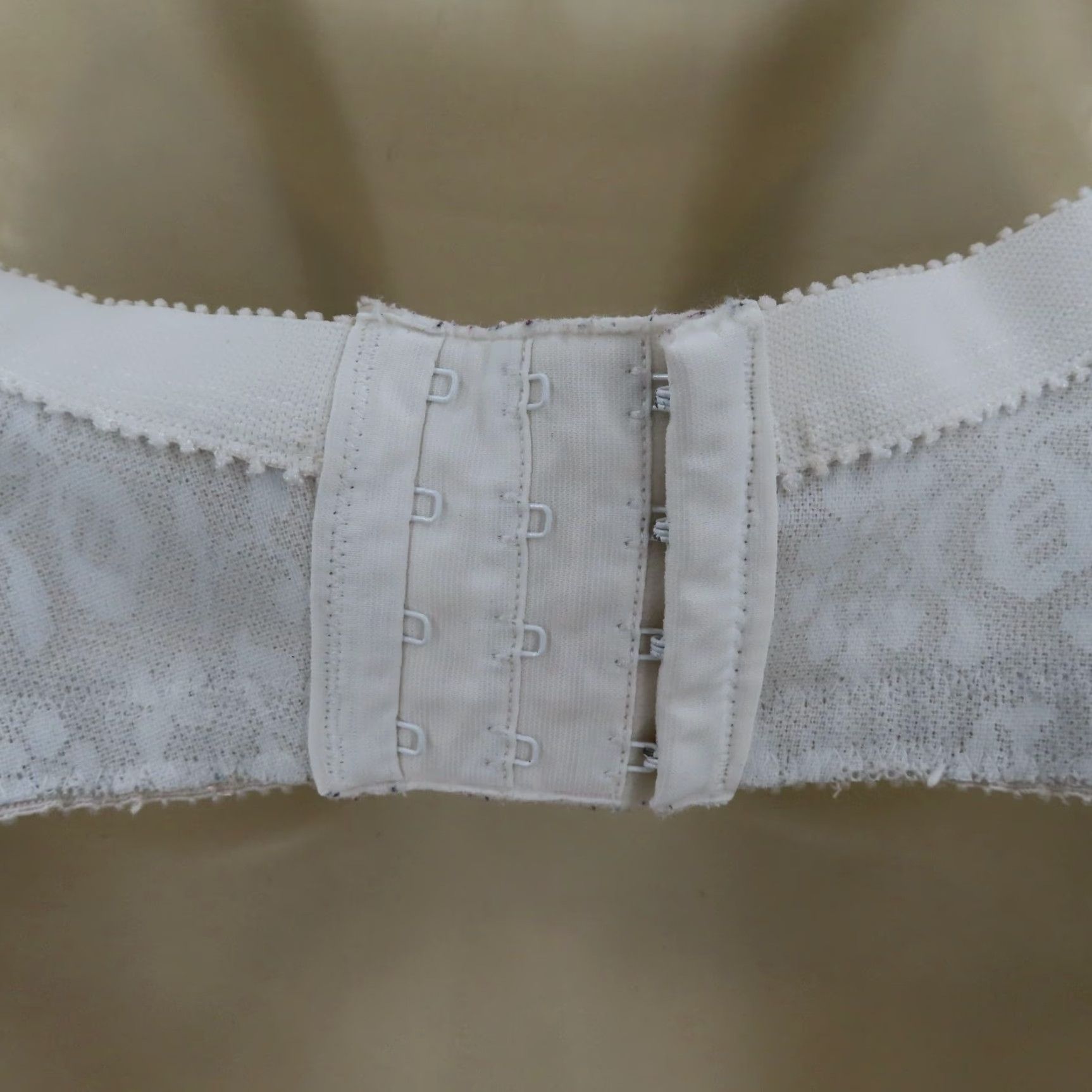 Vintage Playtex 38D 18 Hour Sensational Support Wirefree Bra 0027 White Women Unlined T-Shirt Cup D Size ONE SIZE - 6 Thumbnail