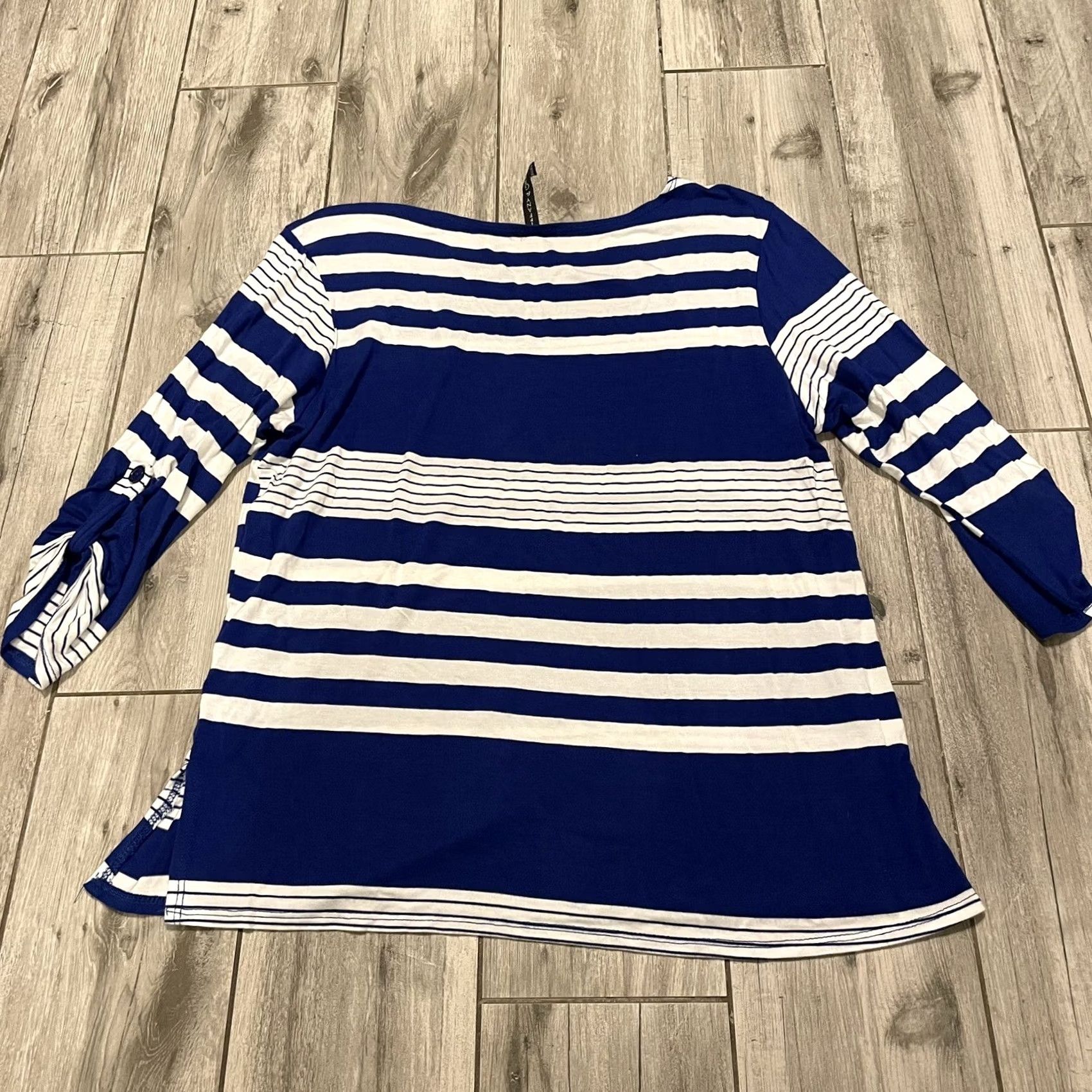 Vintage Tiffany & Grey Top Stretch XL Petite Blue White Stripe 3/4 Sleeve Button Detail Shirt Womens Petite Regular Blue White Stripe 3/4 Sleeve Button Detail Size XL / US 12-14 / IT 48-50 - 6 Thumbnail