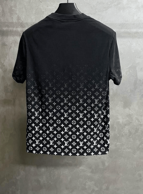 Louis Vuitton Louis Vuitton crew neck short sleeve Size US S / EU 44-46 / 1 - 2 Thumbnail