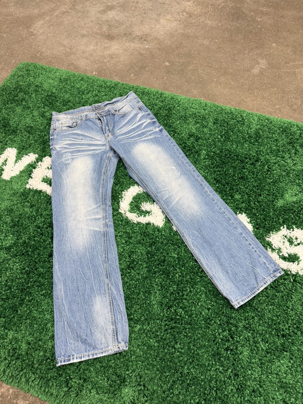 Vintage Vintage Axe Crown Denim Jeans Sz. 33 Skull Distressed Size US 33 - 2 Thumbnail