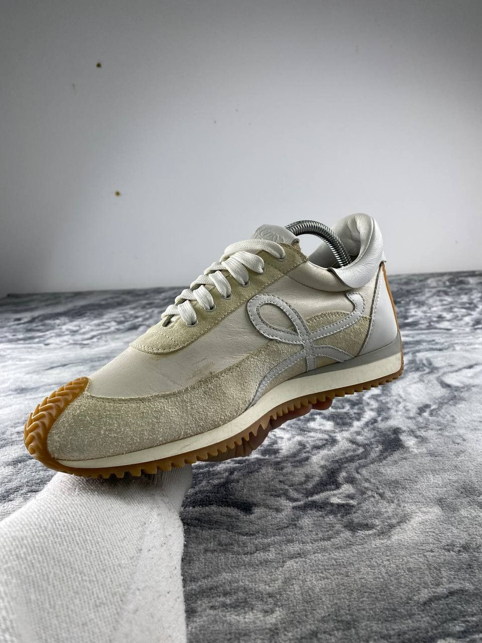 Vintage Loewe Flow Runner Leather Sneakers Women Size 40 Beige Size US 10 / IT 40 - 2 Thumbnail