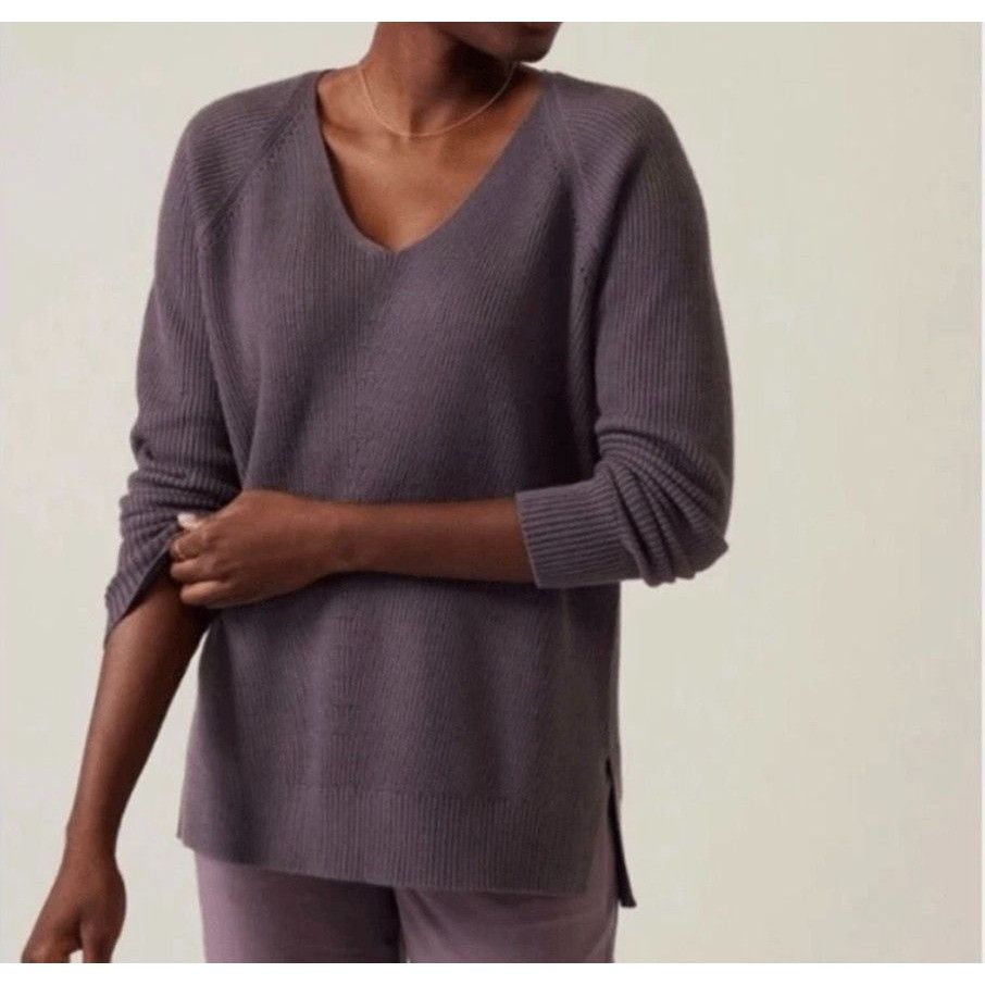 Athleta Athleta Refined V-Neck Sweater S Purple Merino Wool Blend Ri Size S / US 4 / IT 40 - 1 Thumbnail