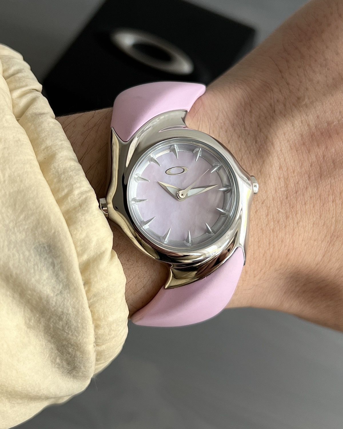 Oakley Oakley Crush 2.5 Watch in Stainless Steel/Powder Pink | Grailed