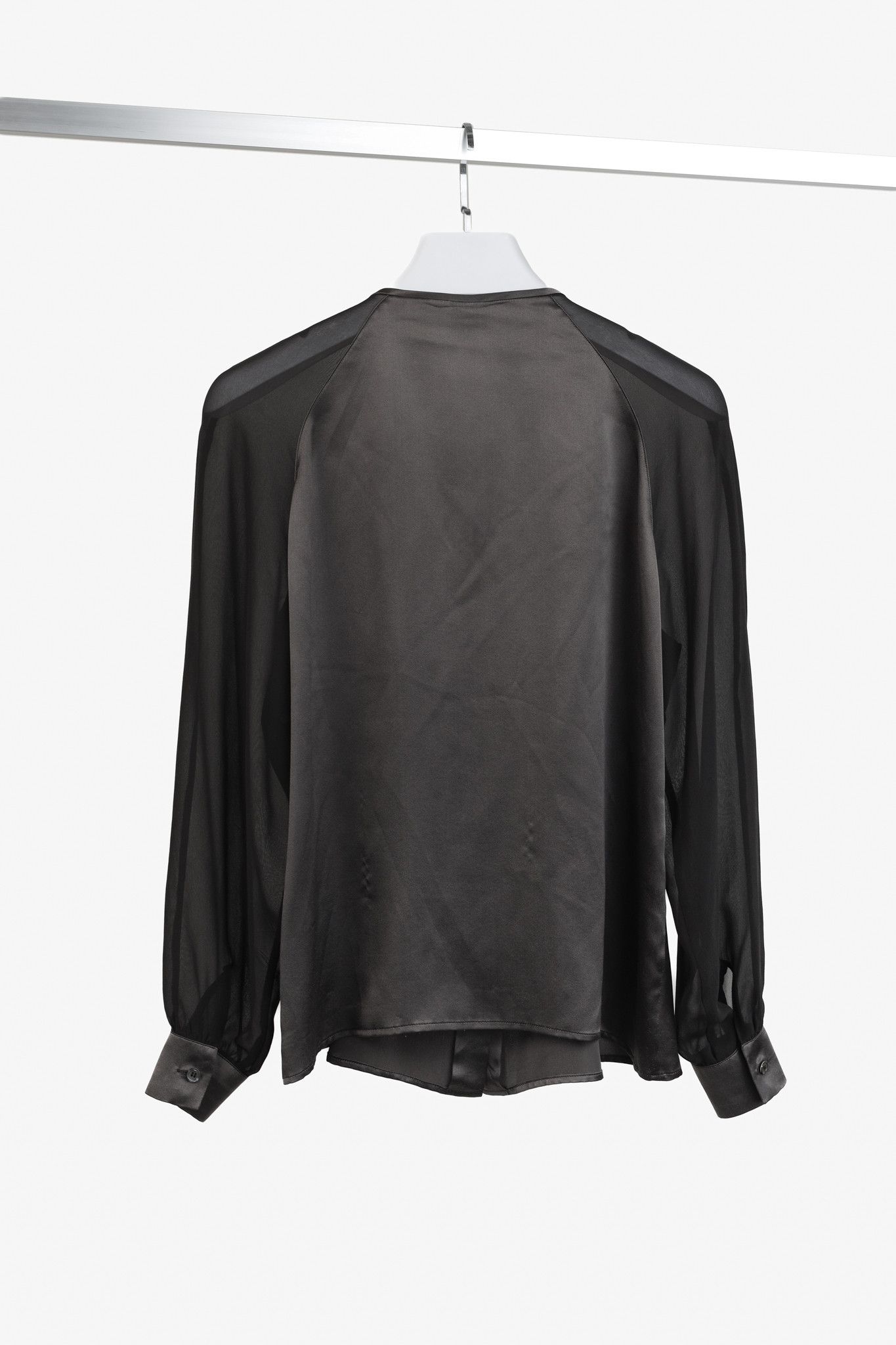 Armani Collezioni Armani Collezioni Raglan Sleeve Grey Silk Blouse Size L / US 10 / IT 46 - 2 Thumbnail