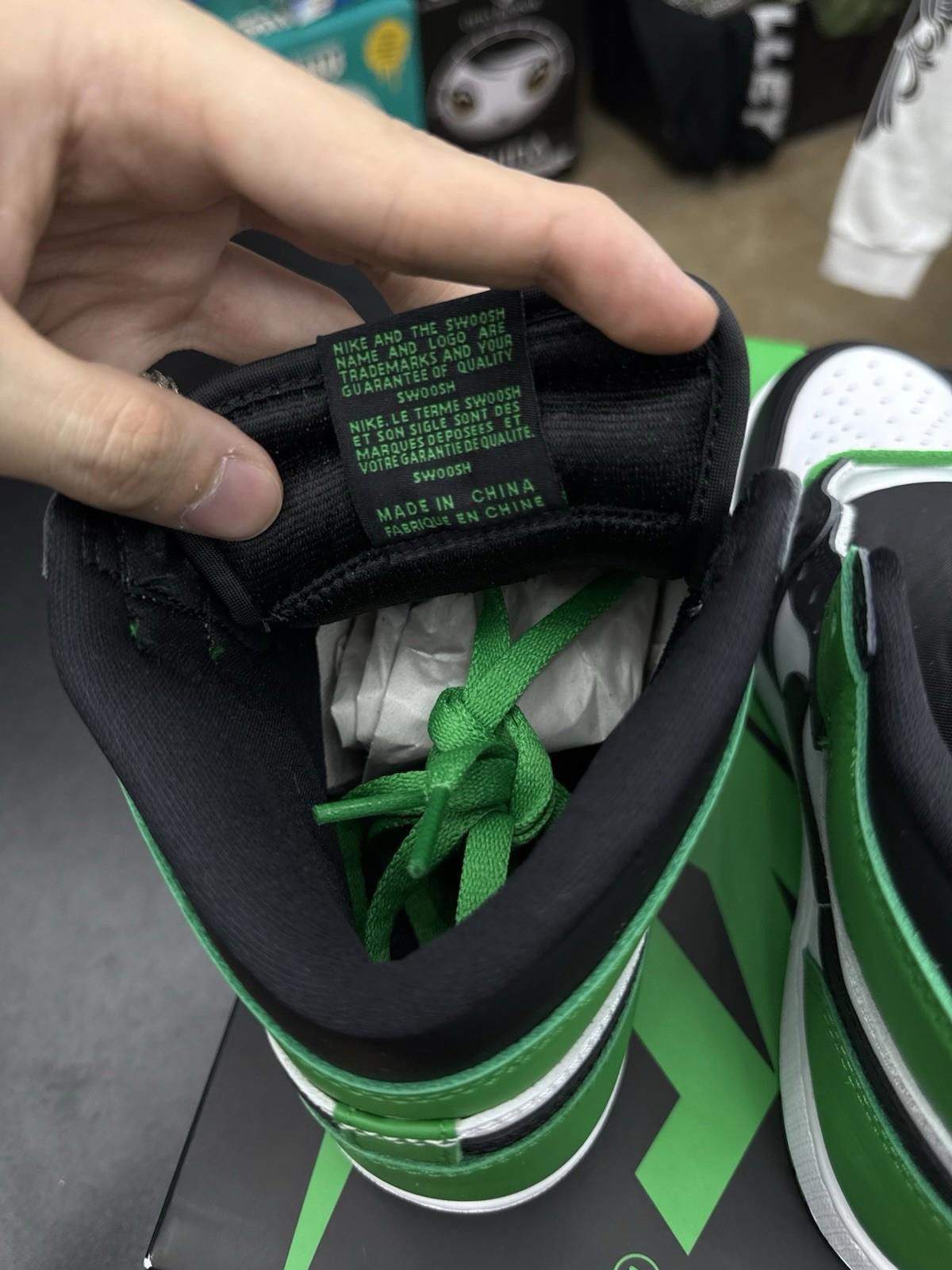 Jordan Brand Nike Air Jordan 1 Retro High OG "Lucky Green" (GS) 6Y/7.5W Size US 6 / EU 39 - 11 Thumbnail