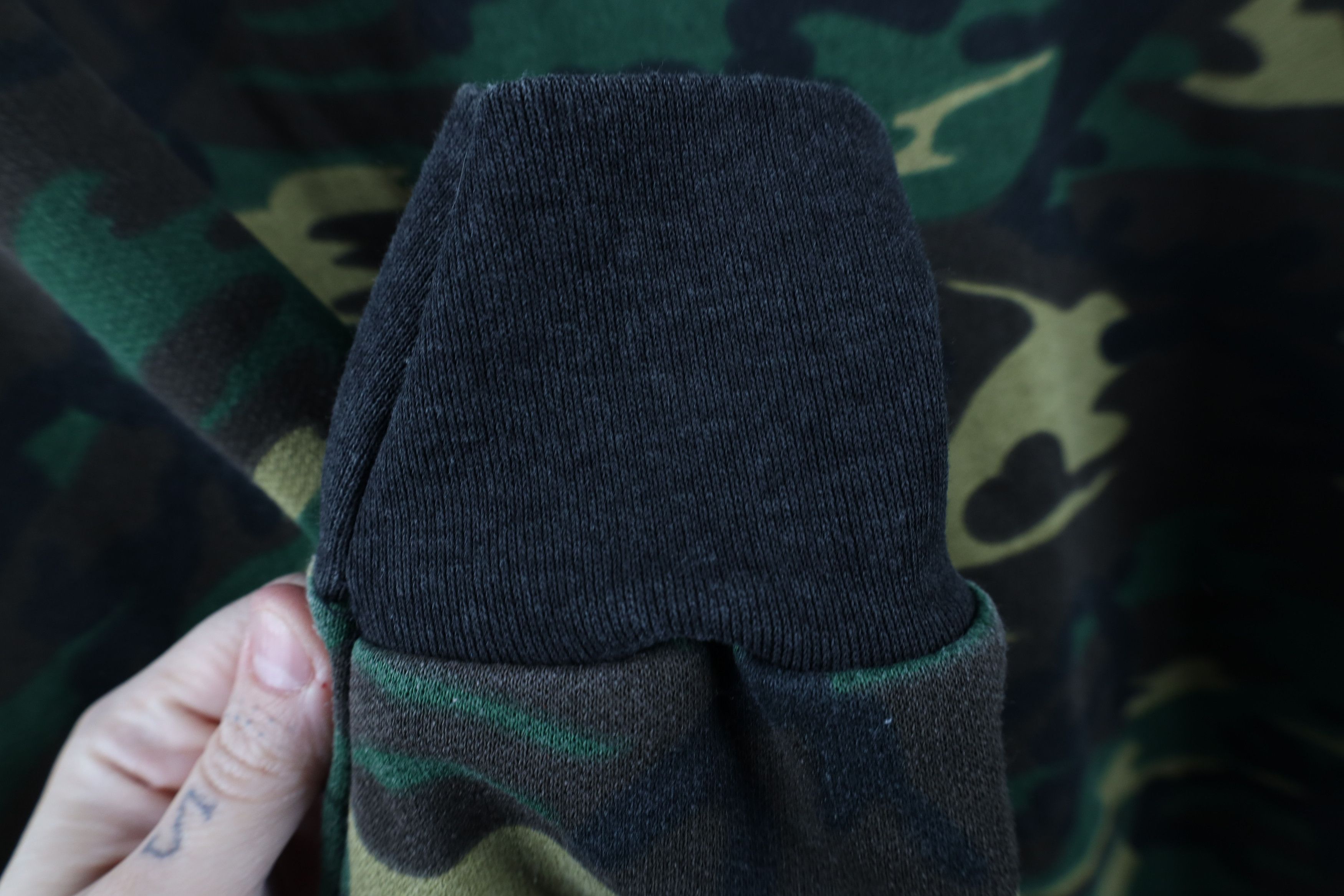 Vintage Vintage 90s Streetwear Faded Camouflage Crewneck Sweatshirt Size US XL / EU 56 / 4 - 6 Thumbnail