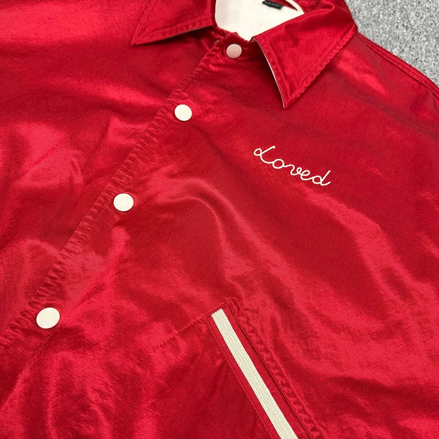 Gucci Gucci Qixi Apple-embroidered Red Silk Baseball Jacket 48 Size XL / US 12-14 / IT 48-50 - 3 Thumbnail