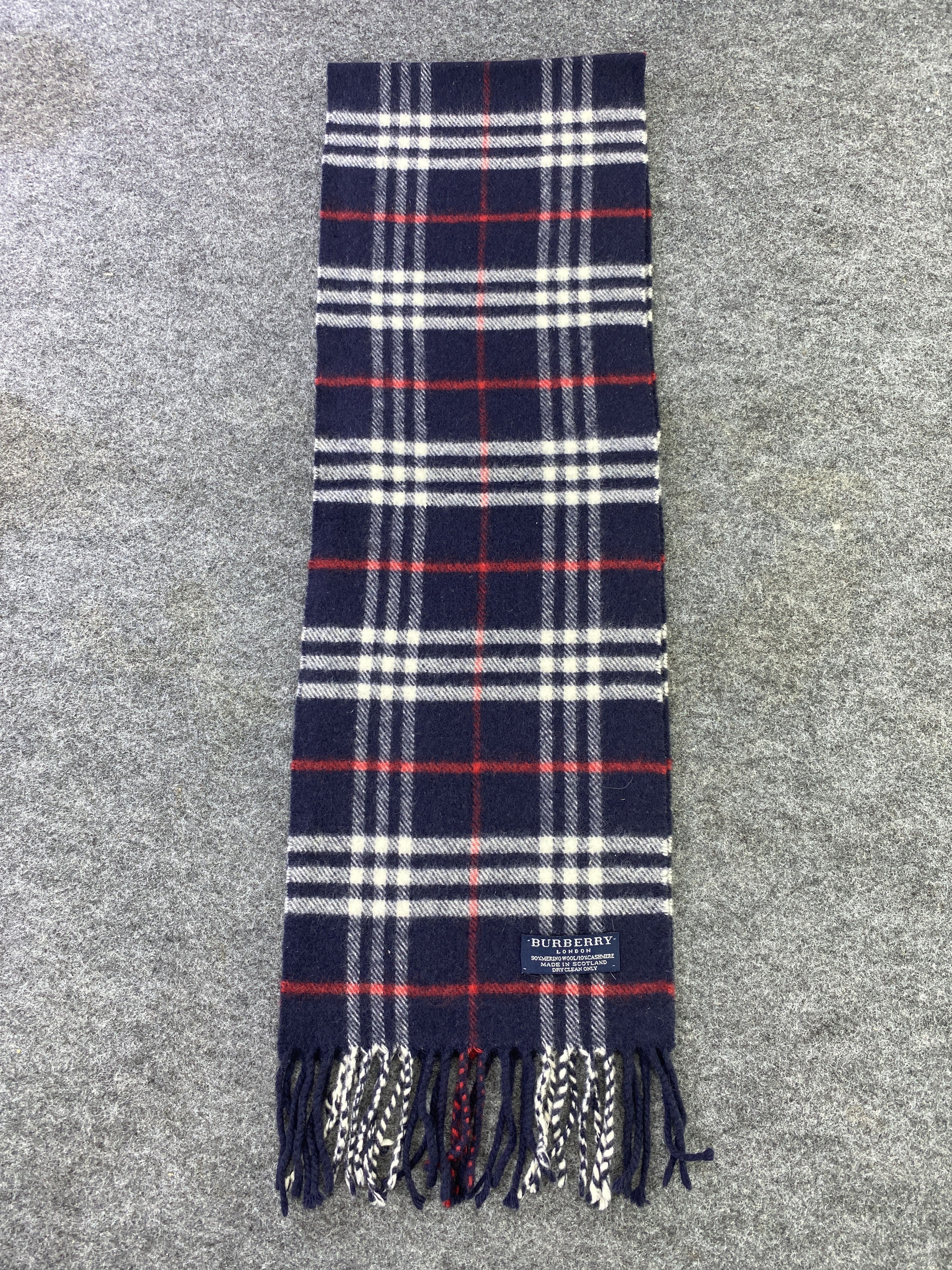 Burberry VINTAGE BURBERRY Scarf / Muffler / Neckwear -T509 Size ONE SIZE - 2 Thumbnail