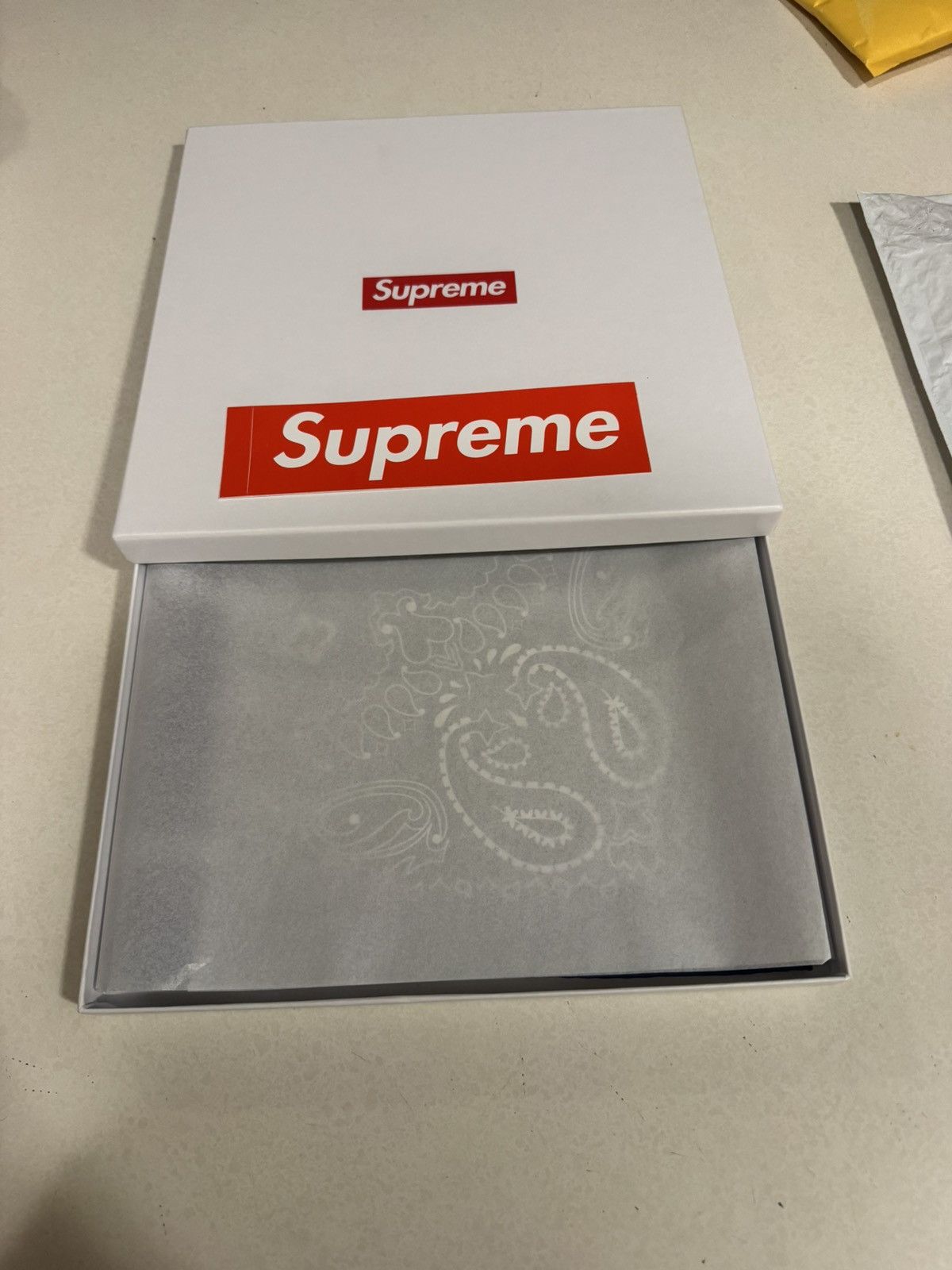 Supreme Supreme silk blue paisley bandanna Size ONE SIZE - 3 Thumbnail