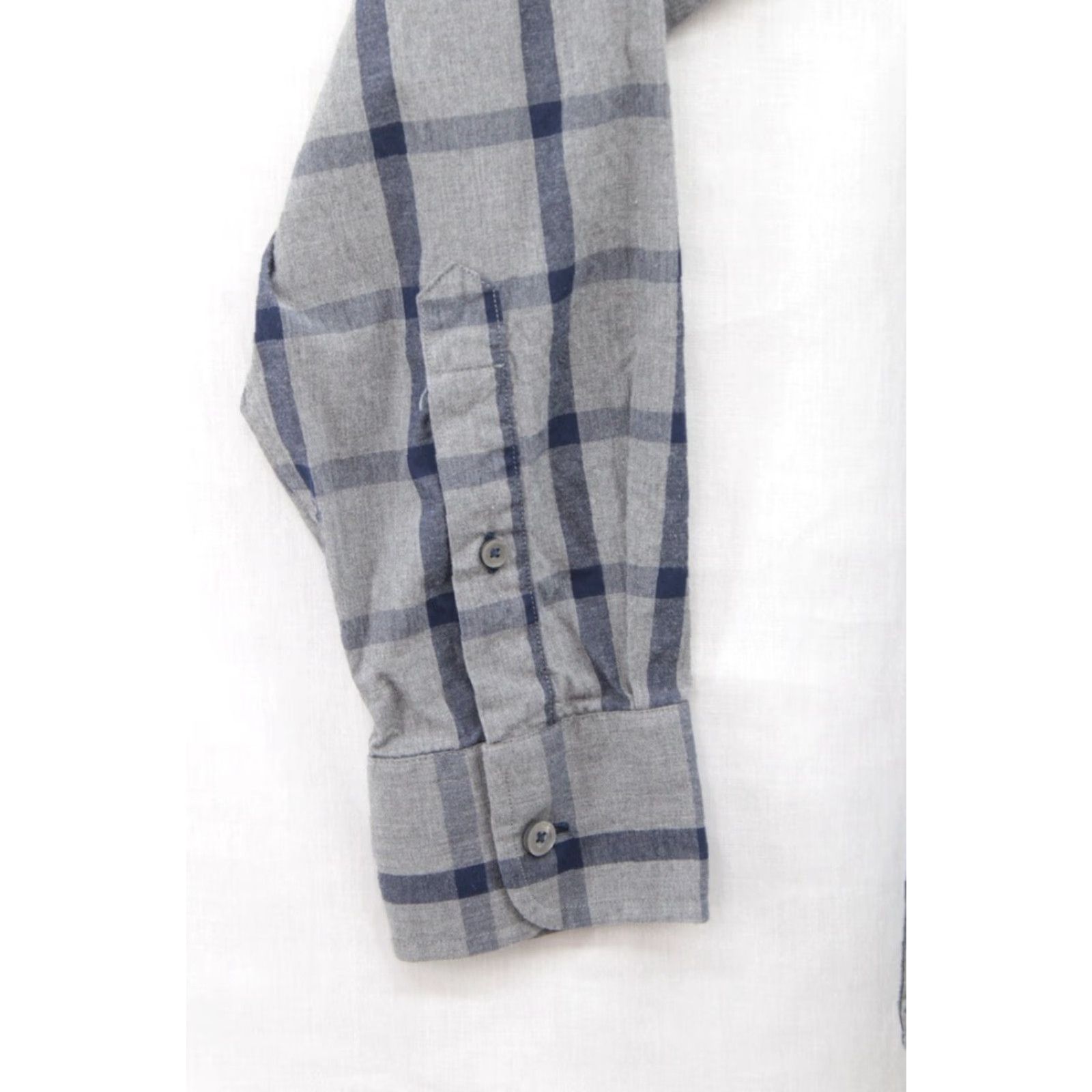 UNTUCKit UNTUCKit Shirt Men’s Gray Windowpane Plaid Cotton Long Sleeve Button-Up Size US M / EU 48-50 / 2 - 3 Thumbnail