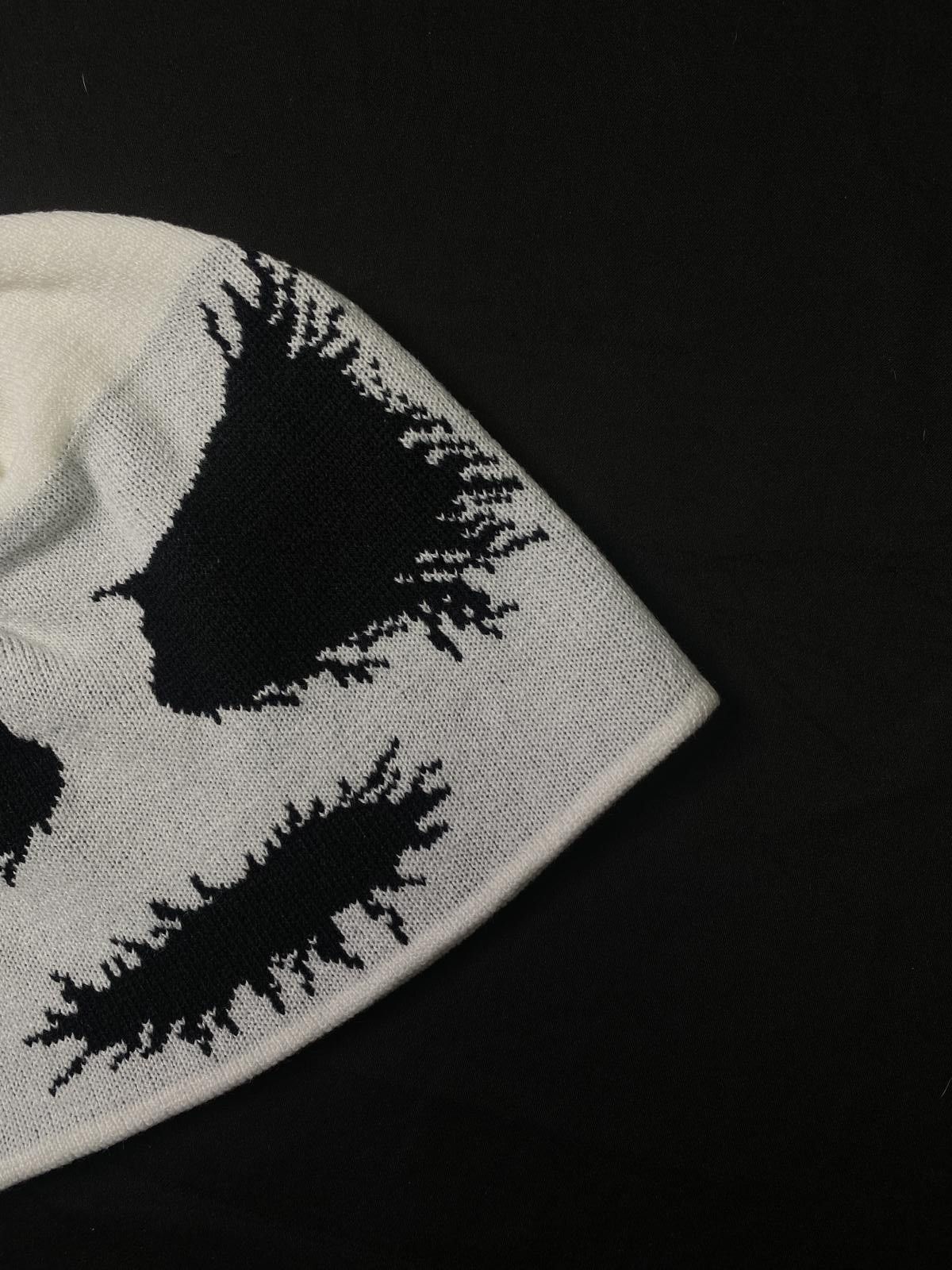 Japanese Brand Rare Black Distorted Face No Cuff Knit White Beanie OS Size ONE SIZE - 2 Thumbnail