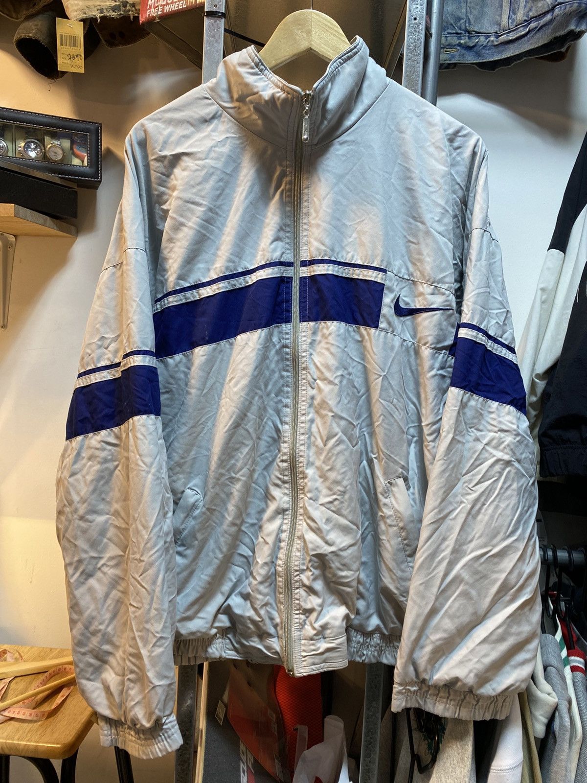 Nike Vintage Nike Swoosh Windbreaker Jacket Size US XL / EU 56 / 4 - 1 Thumbnail