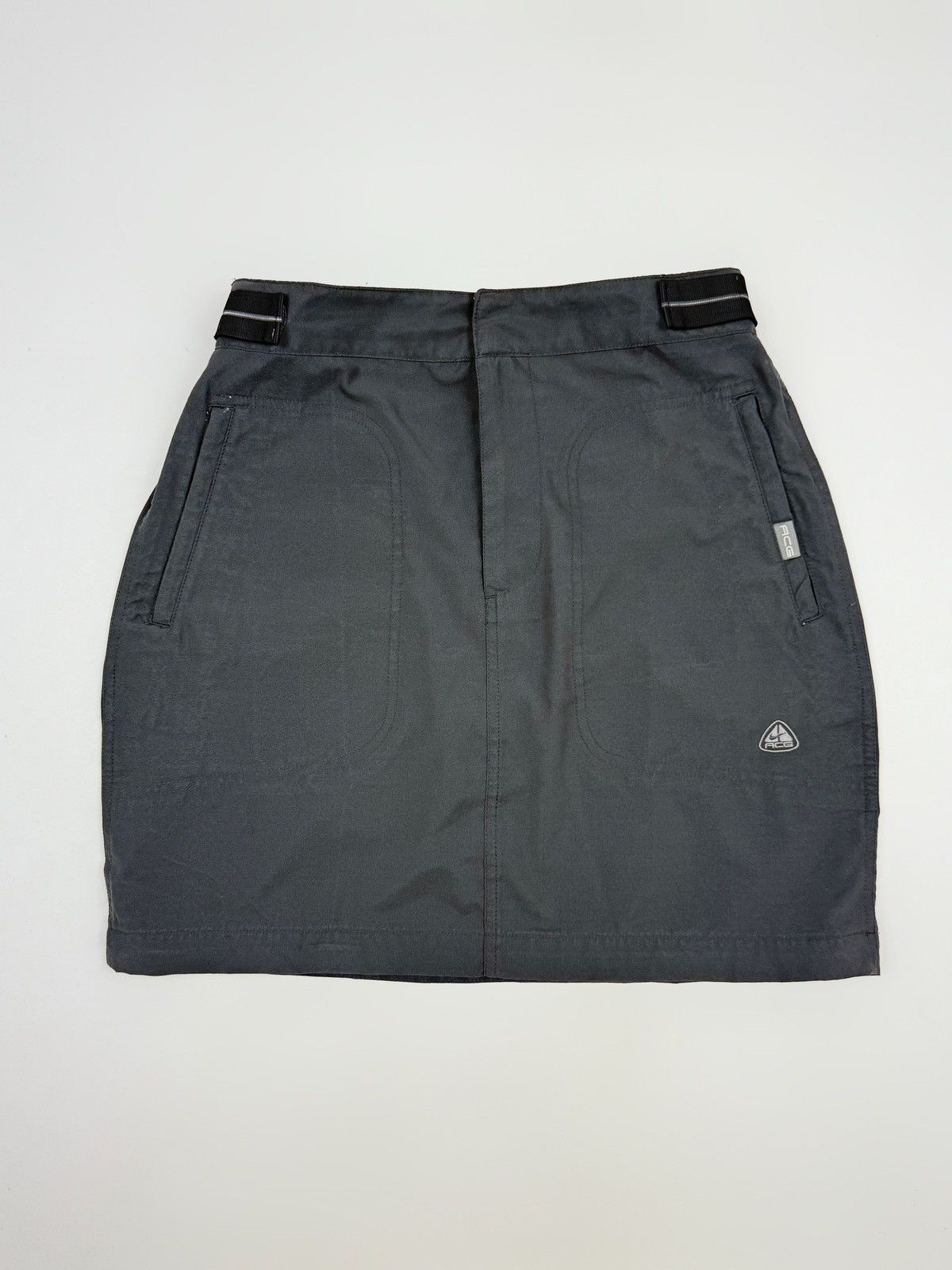 Nike ACG Y2K Vintage Nike ACG Gray Nylon Cargo Mini Skirt M Size 28" / US 6 / IT 42 - 1 Thumbnail