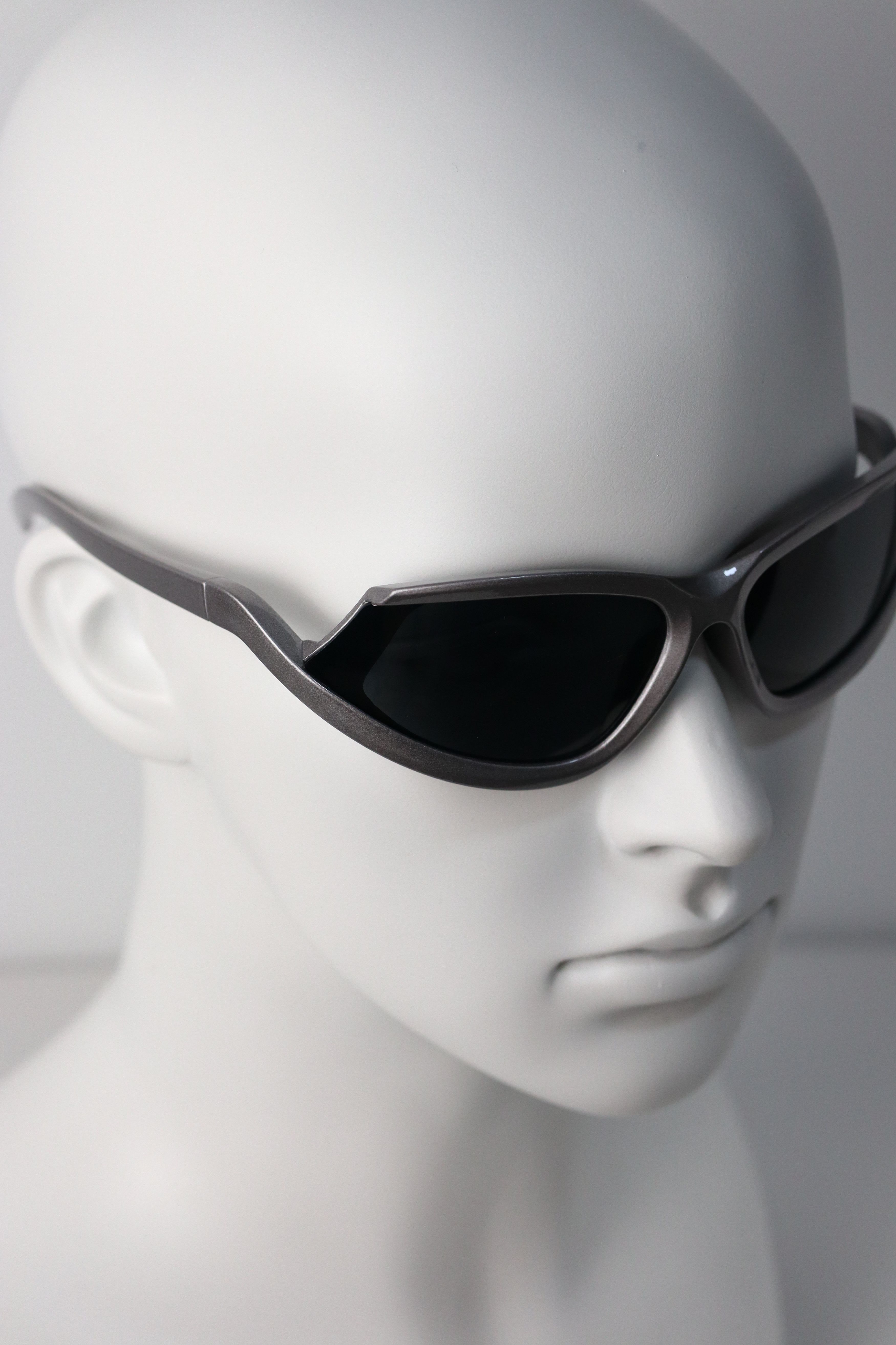 Japanese Brand Y2k Avant Garde Futuristic Gunmetal Gray Sunglasses OS Size ONE SIZE - 6 Thumbnail