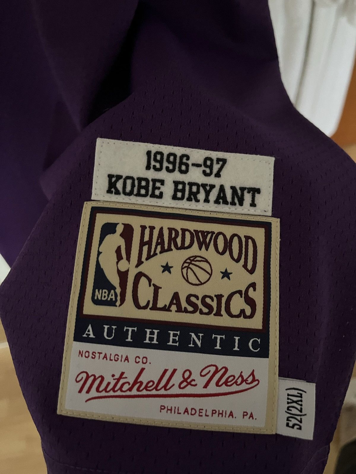 Mitchell & Ness LOS ANGELES LAKERS 1996-97 - KOBE BRYANT #8 Size US XXL / EU 58 / 5 - 6 Thumbnail
