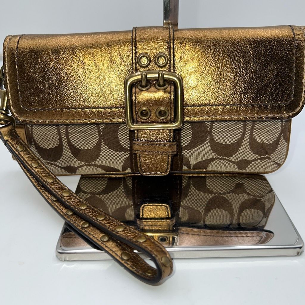 Coach COACH SPECIAL EDITION Fall 2004 Leather Signature Wristlet Bronze Buckle Size ONE SIZE - 3 Thumbnail