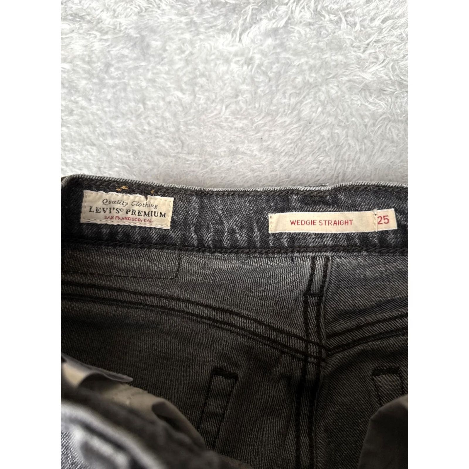Levi's VINTAGE Levi's Wedgie Straight Jeans Womens 25x28 Black Button Fly High Rise Ankle Denim Size 42" / US 20 - 6 Thumbnail
