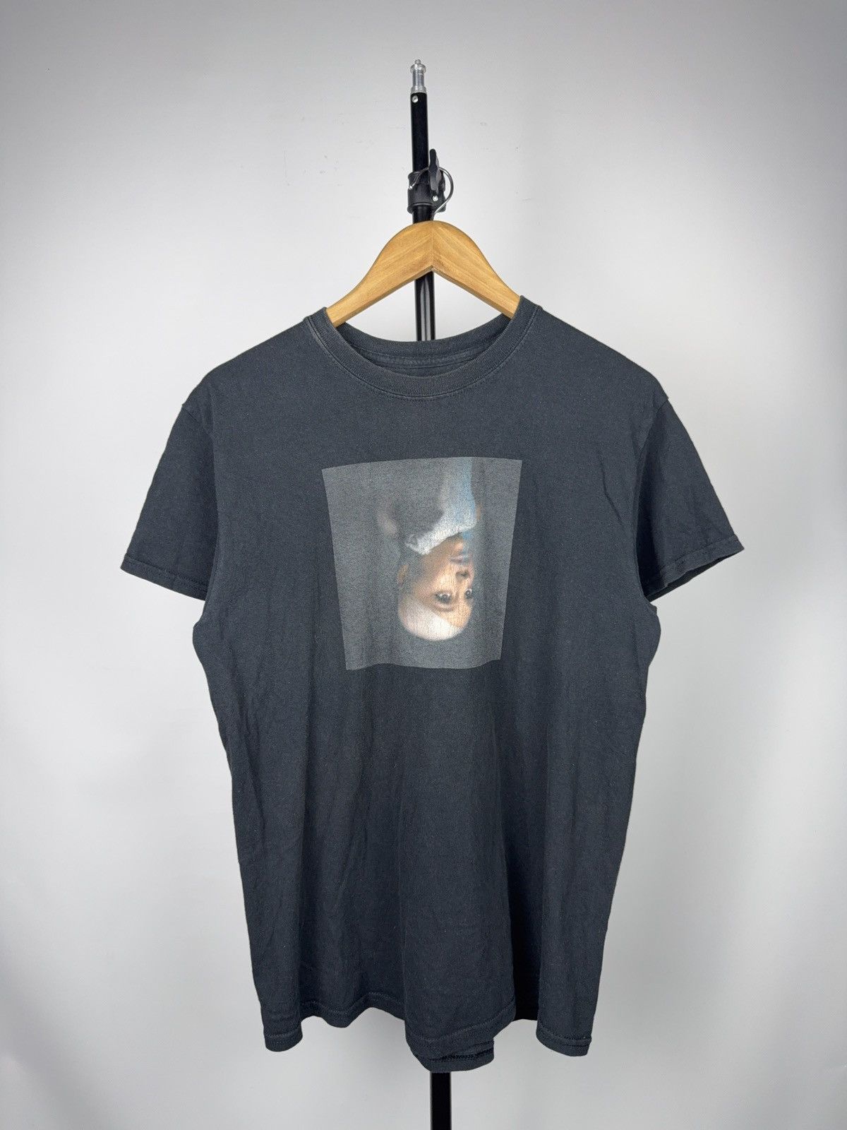 Band Tees Ariana Grande Sweetener World Tour 2019 T-Shirt M Size US M / EU 48-50 / 2 - 1 Thumbnail