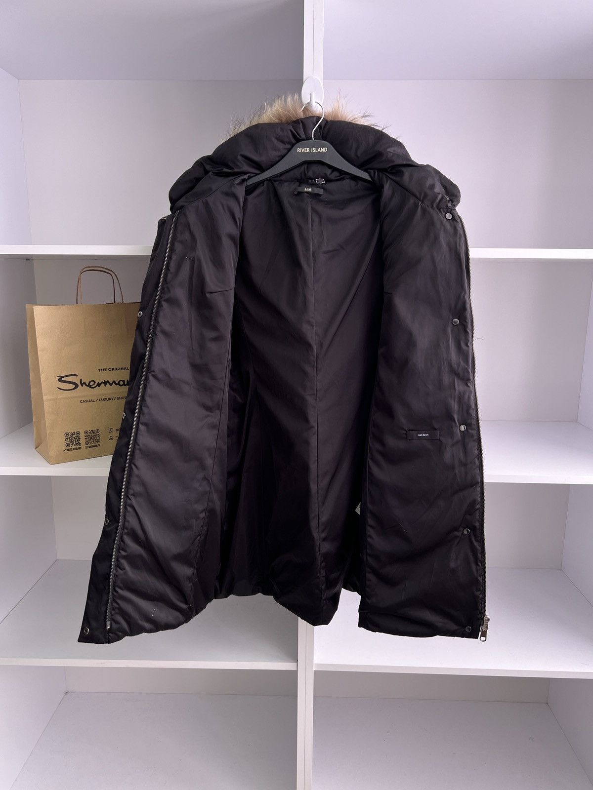 Hugo Boss × Vintage Vintage Boss women’s long hooded puffer jacket with fur Size L / US 10 / IT 46 - 8 Thumbnail