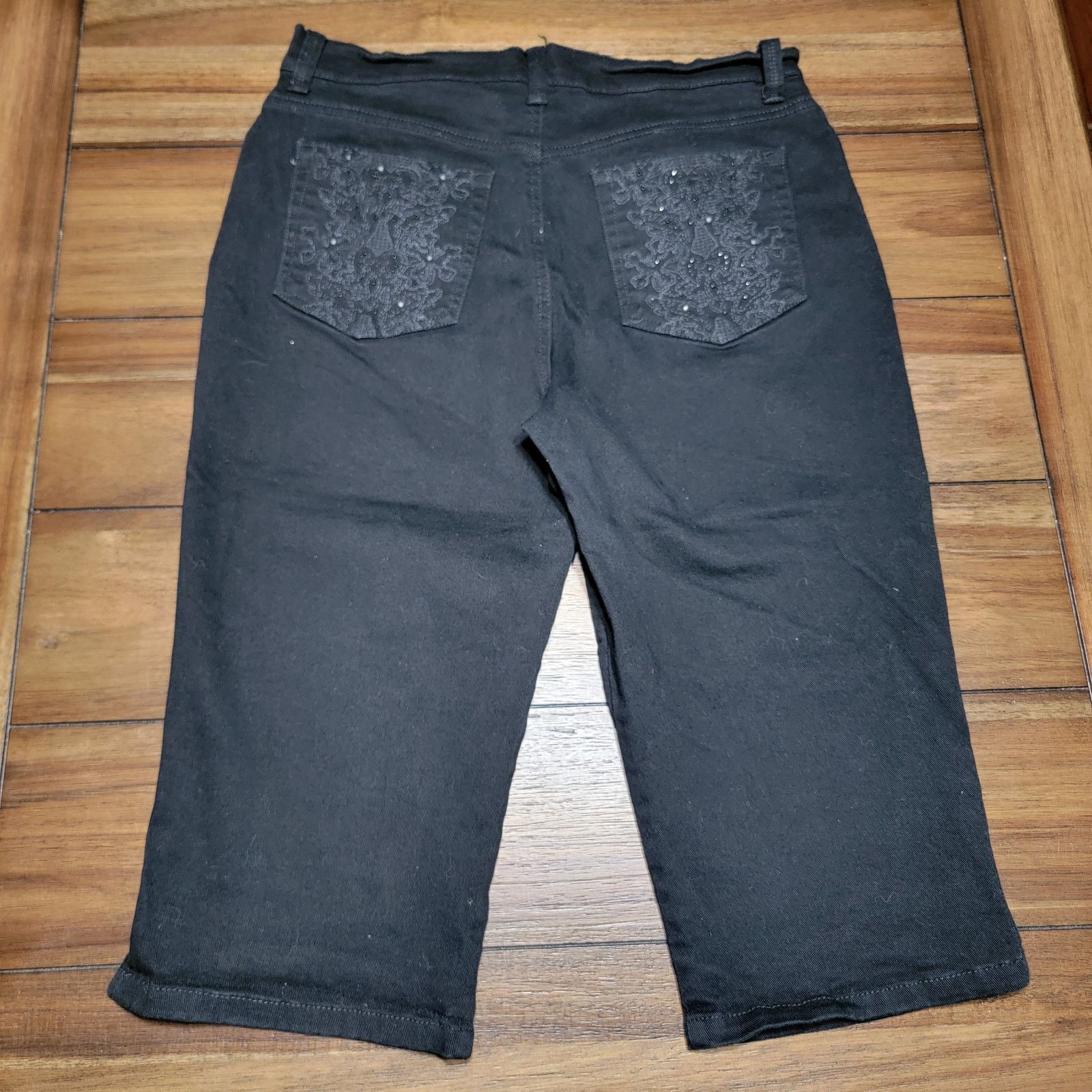 Gloria Vanderbilt Gloria Vanderbilt All Slimming Amanda Skimmer Capris - 10 Size 31" - 2 Thumbnail