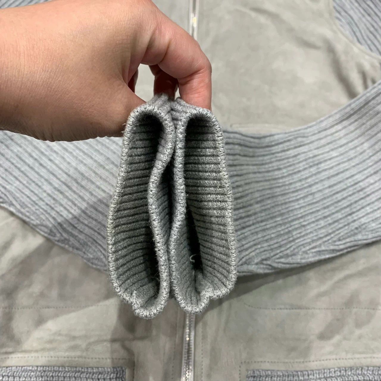 Louis Vuitton Louis Vuitton grey suede knit jacket Size M / US 6-8 / IT 42-44 - 6 Thumbnail