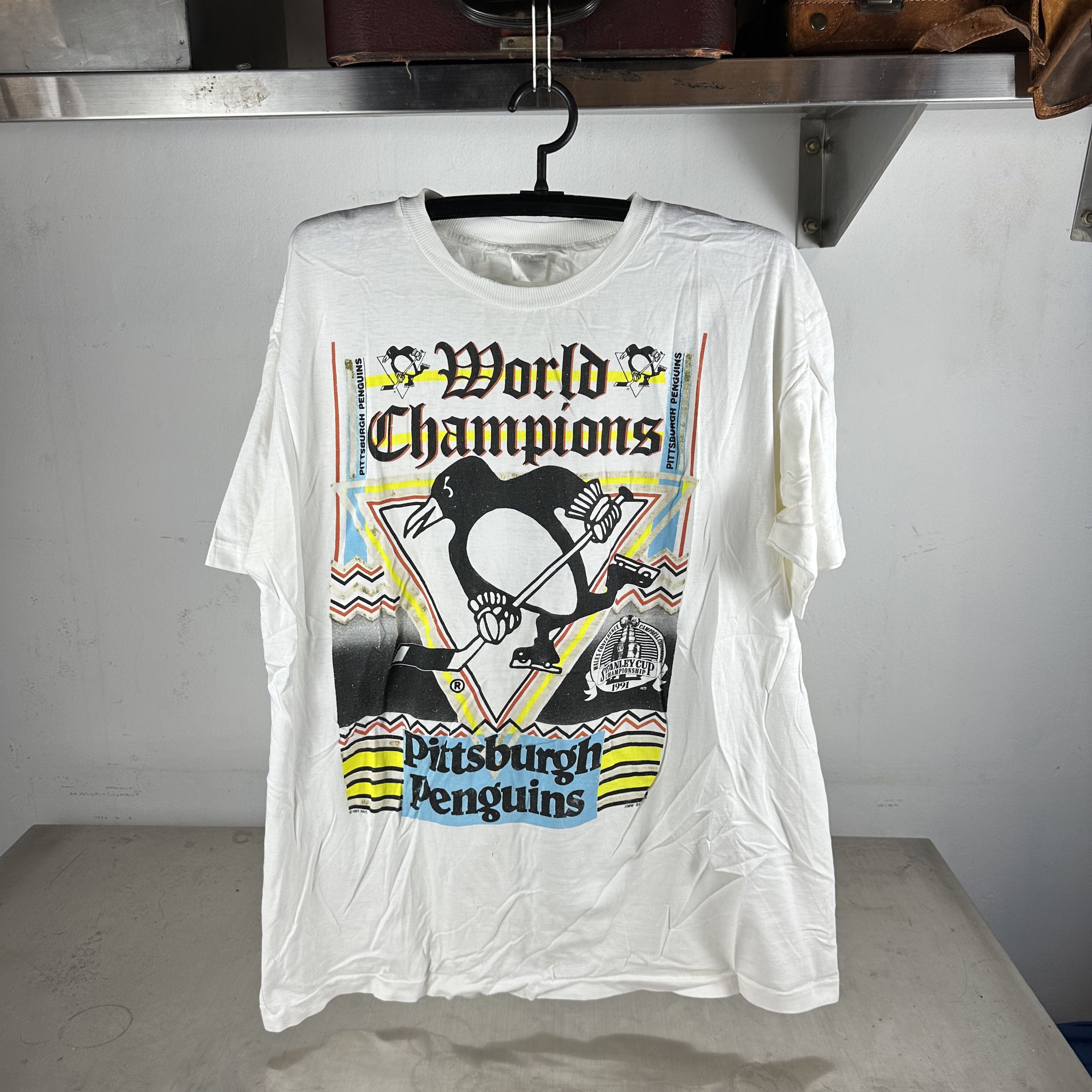 Vintage ​​​1991 Pittsburgh Penguins NHL Hockey World Champions Tee Size US XL / EU 56 / 4 - 1 Thumbnail