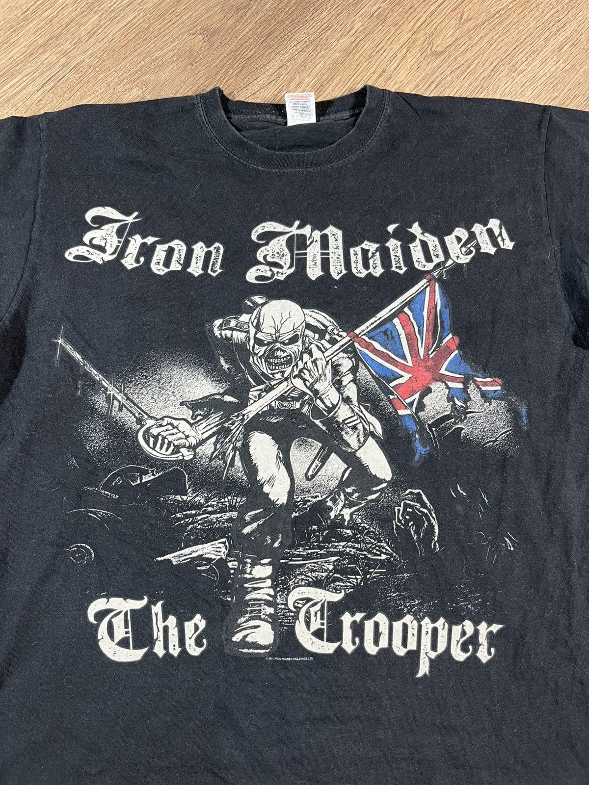 Band Tees IRON MAIDEN 2011 T Shirt Size US XL / EU 56 / 4 - 2 Thumbnail